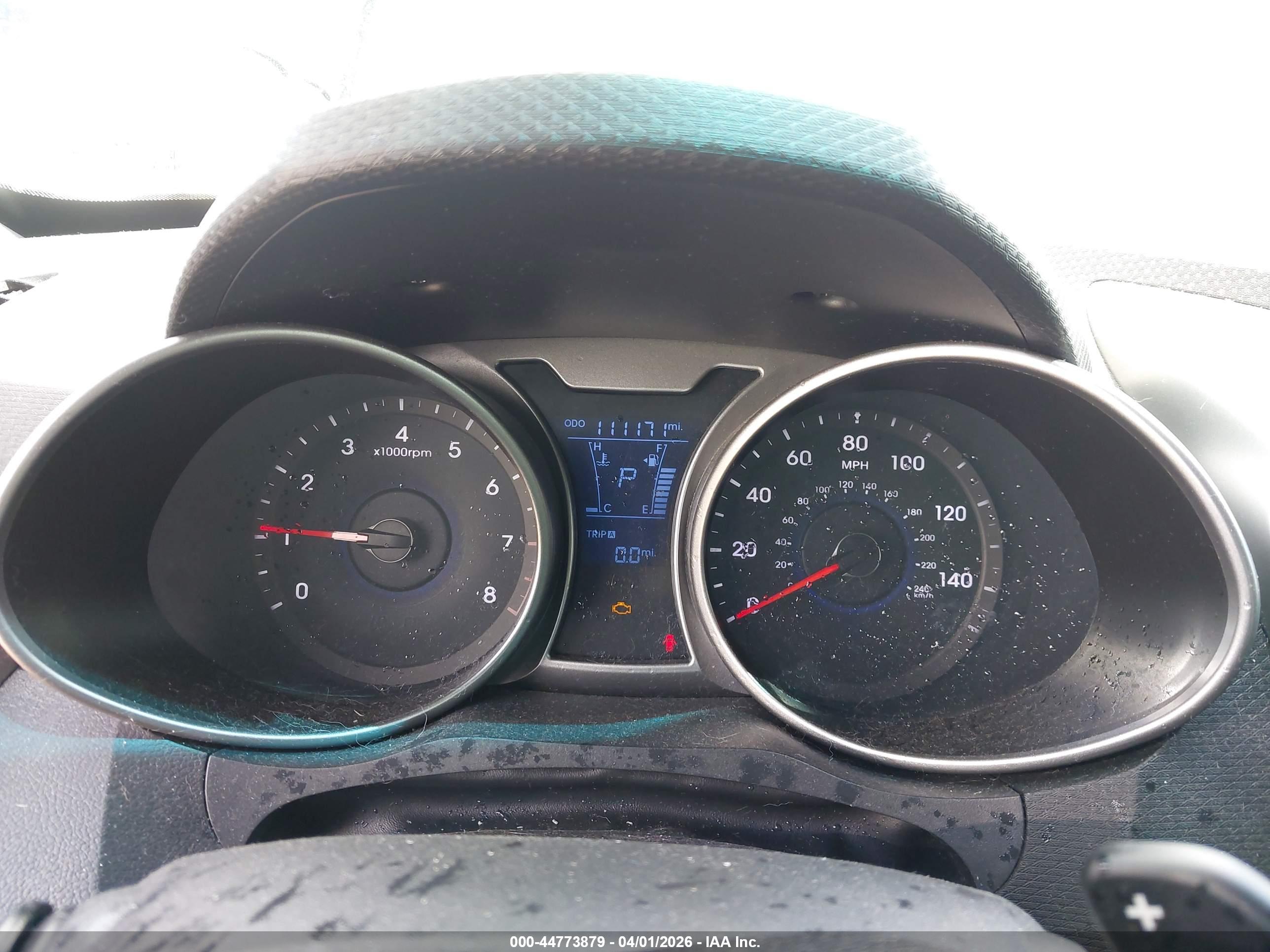HYUNDAI VELOSTER image 7