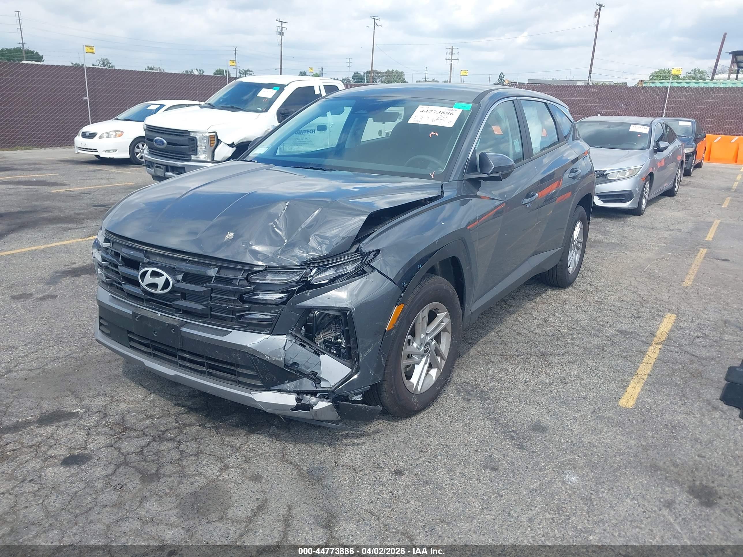 HYUNDAI TUCSON image 2