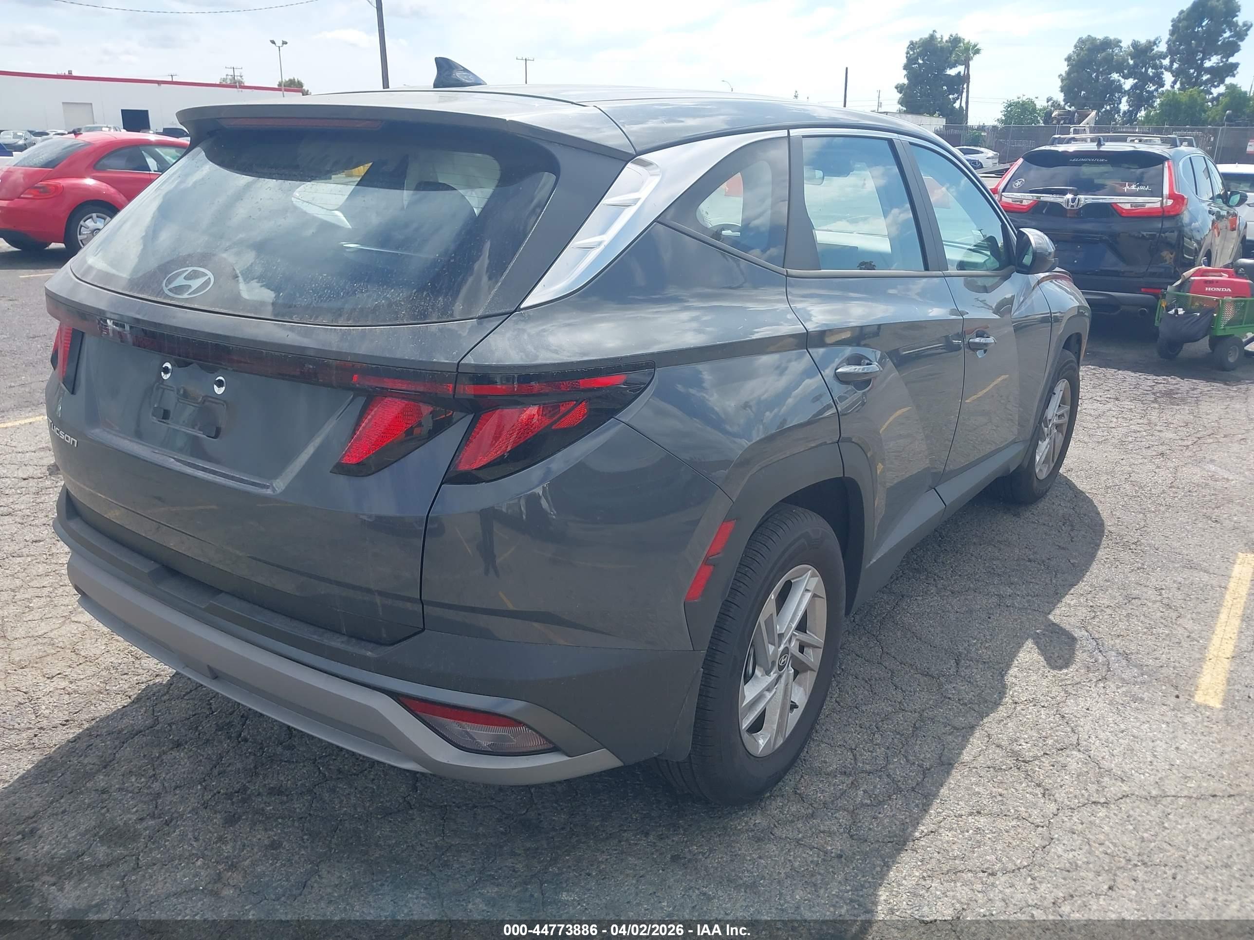 HYUNDAI TUCSON image 4