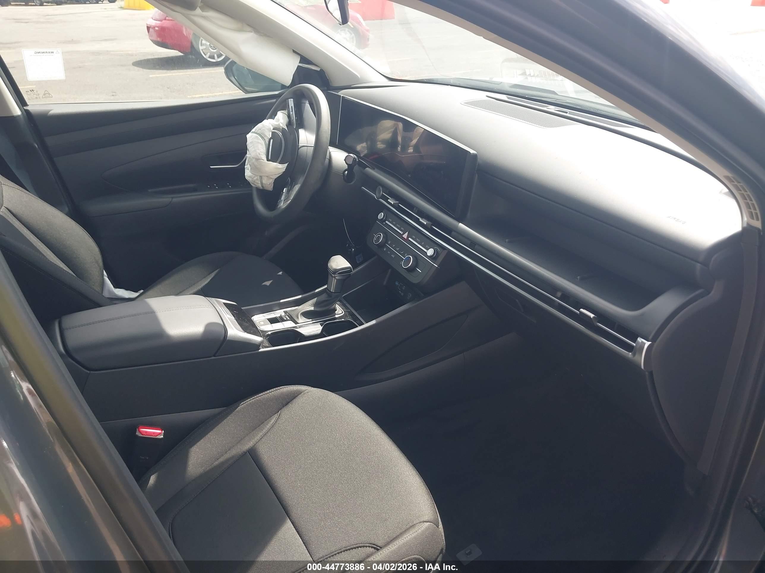 HYUNDAI TUCSON image 5