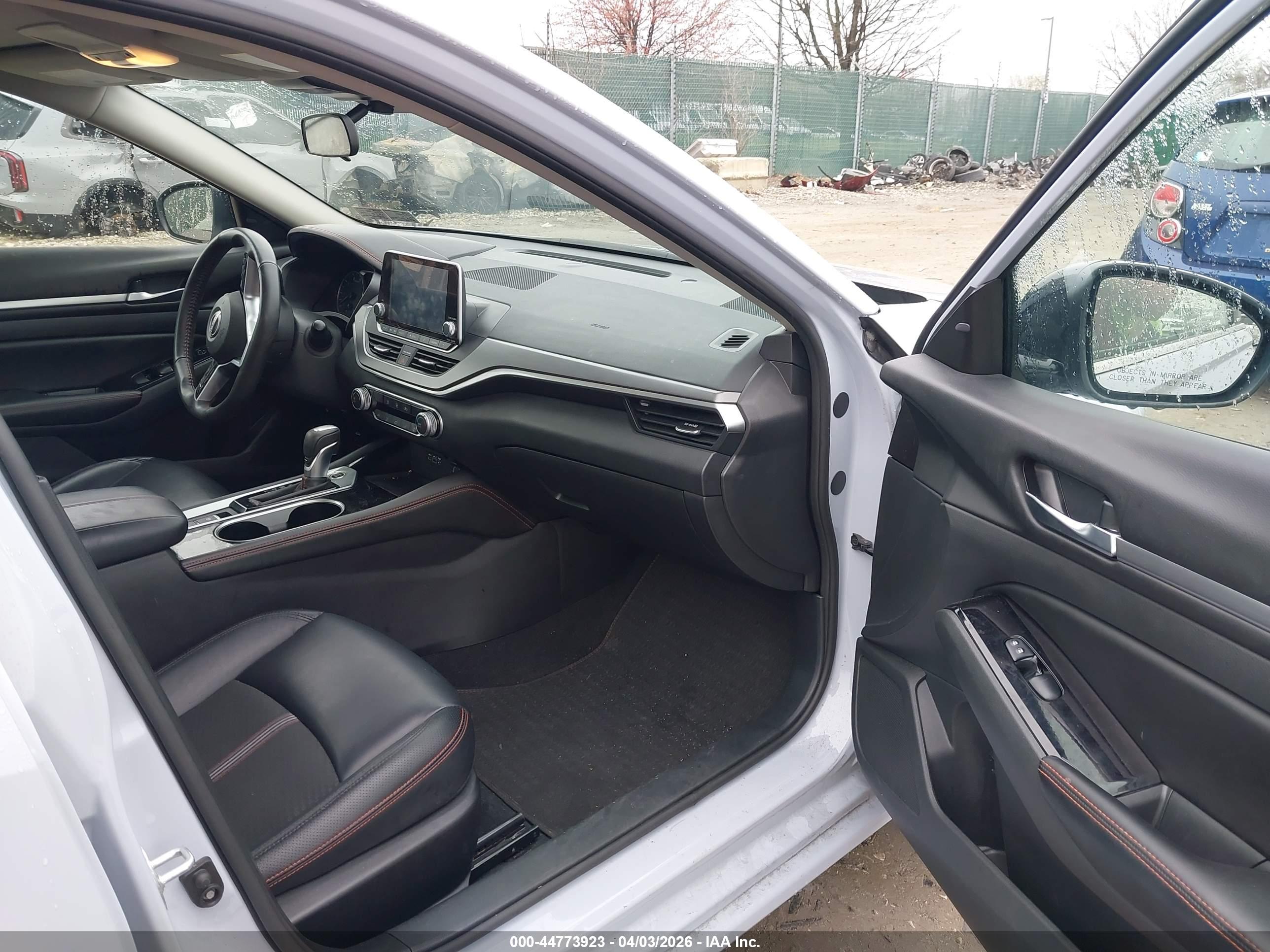 NISSAN ALTIMA image 5