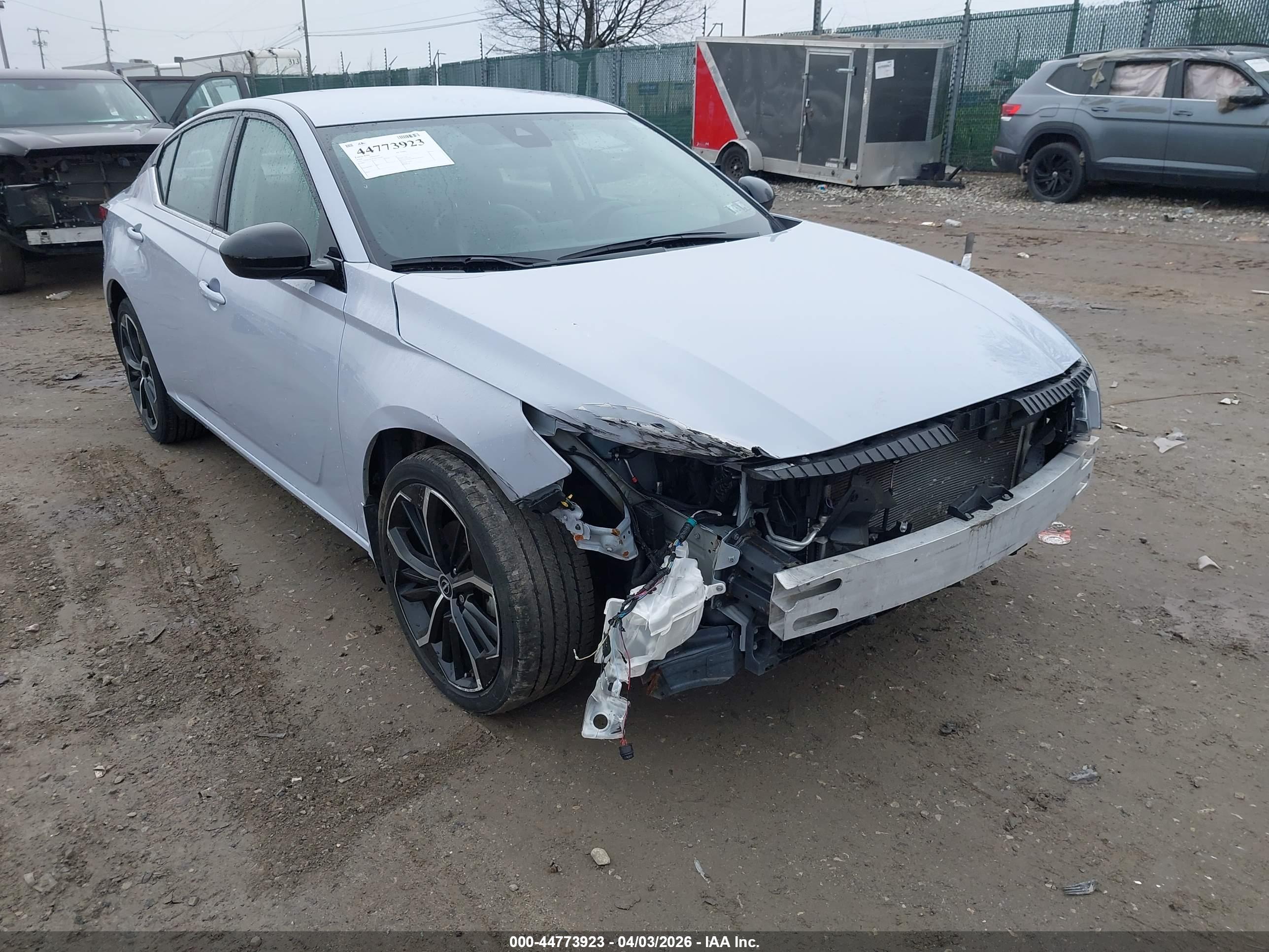 NISSAN ALTIMA image 6