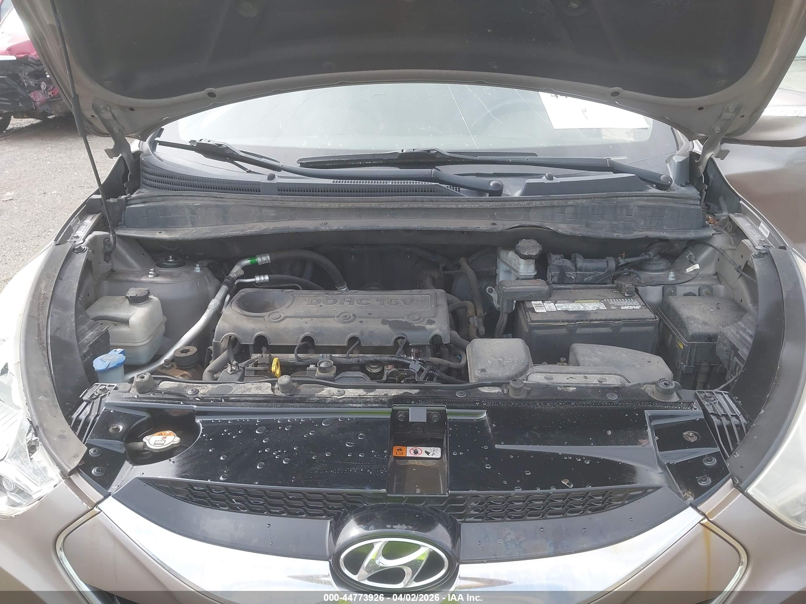 HYUNDAI TUCSON image 10