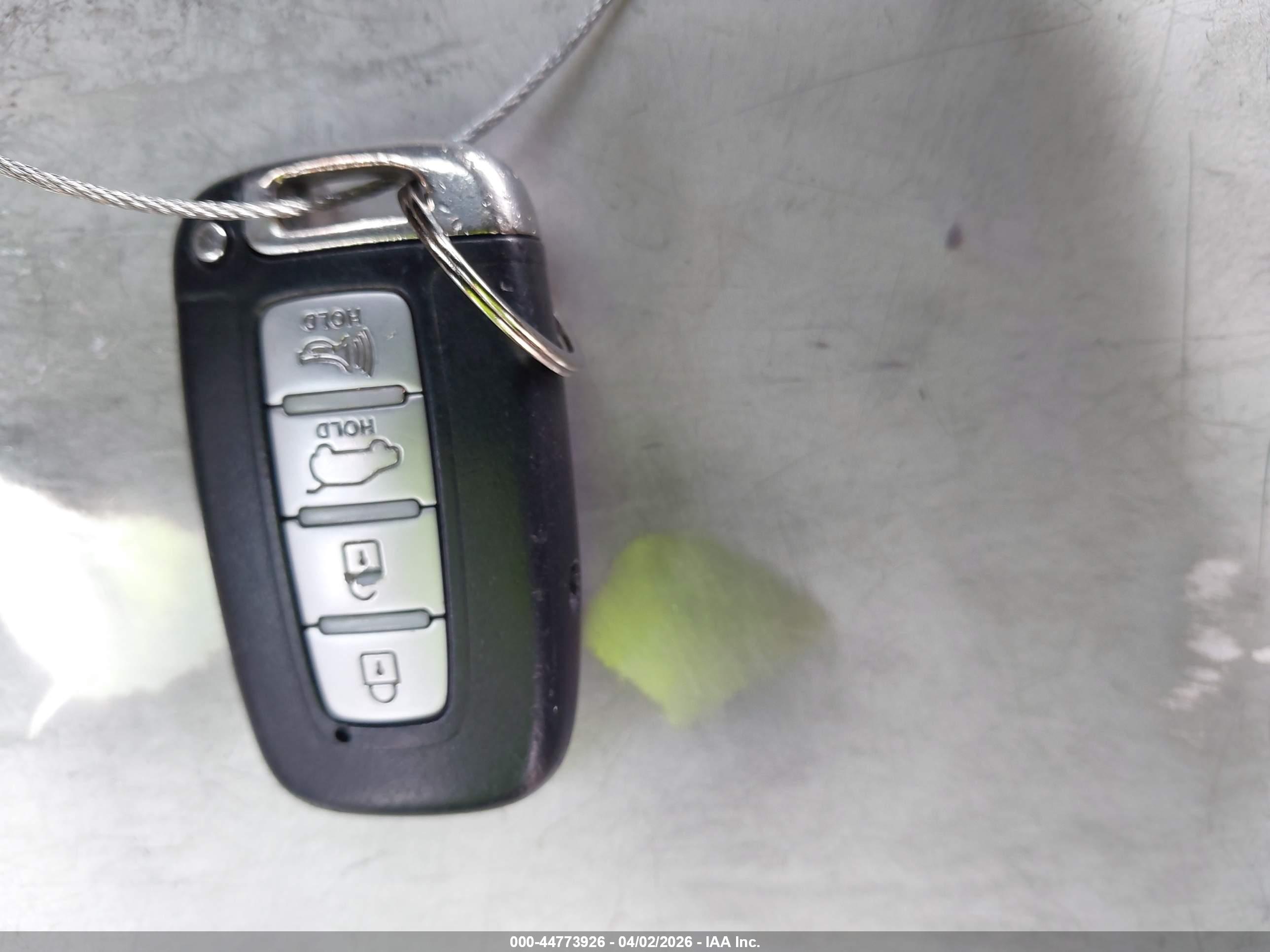 HYUNDAI TUCSON image 11