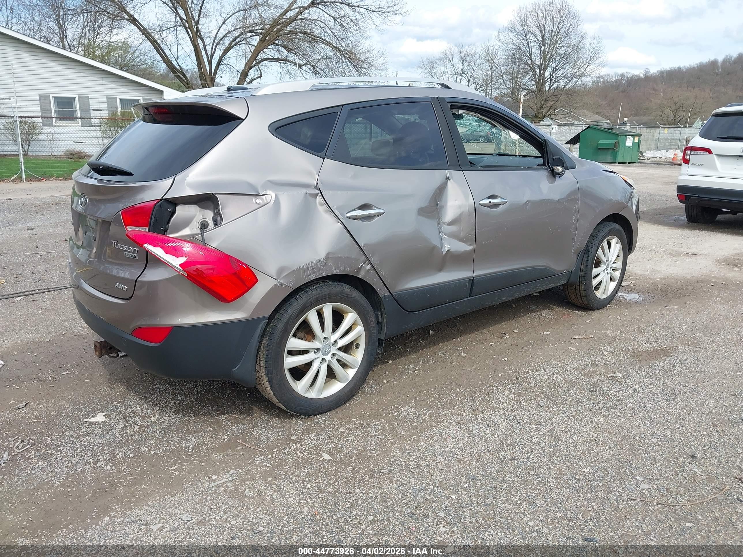 HYUNDAI TUCSON image 4
