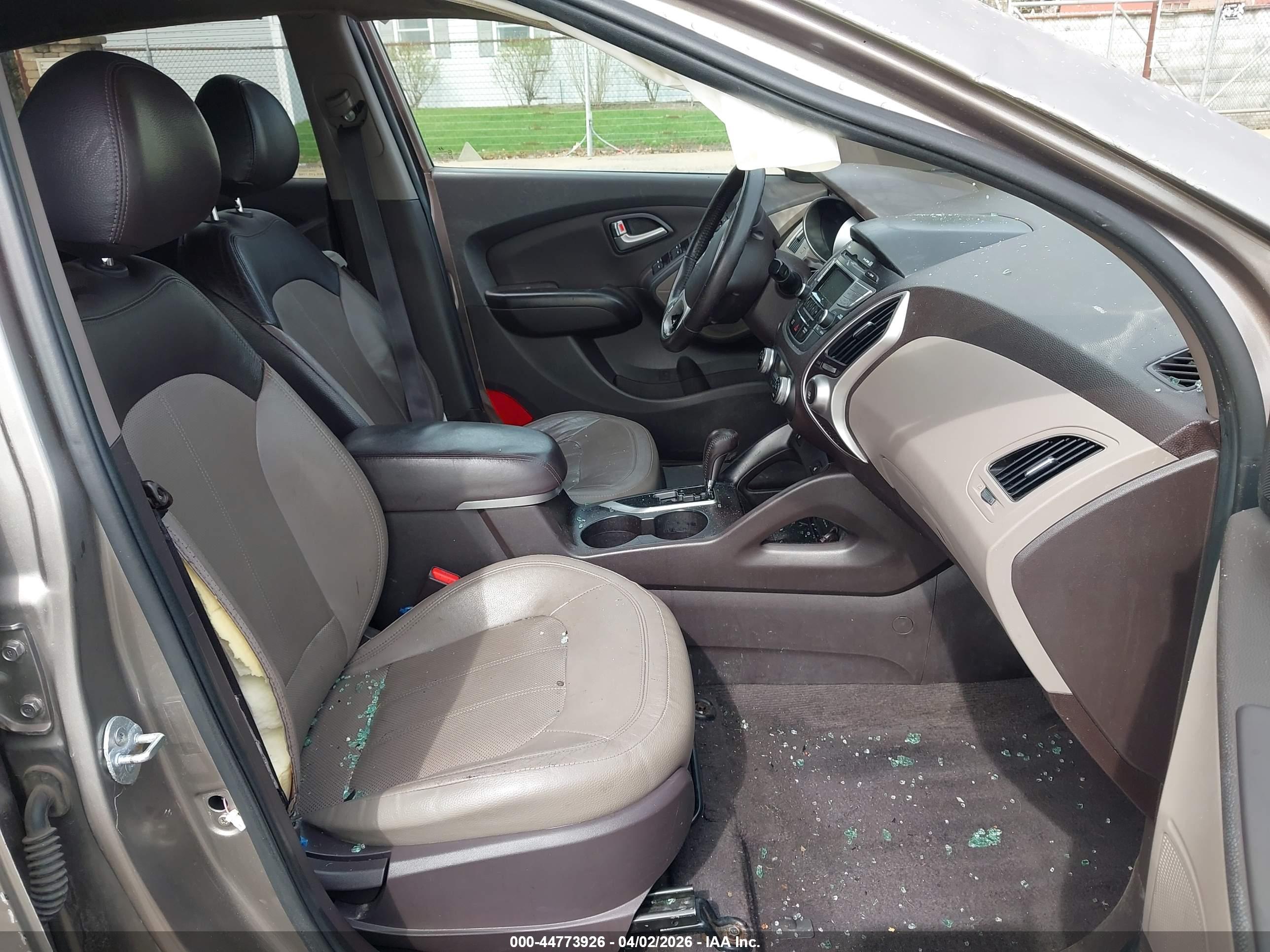 HYUNDAI TUCSON image 5