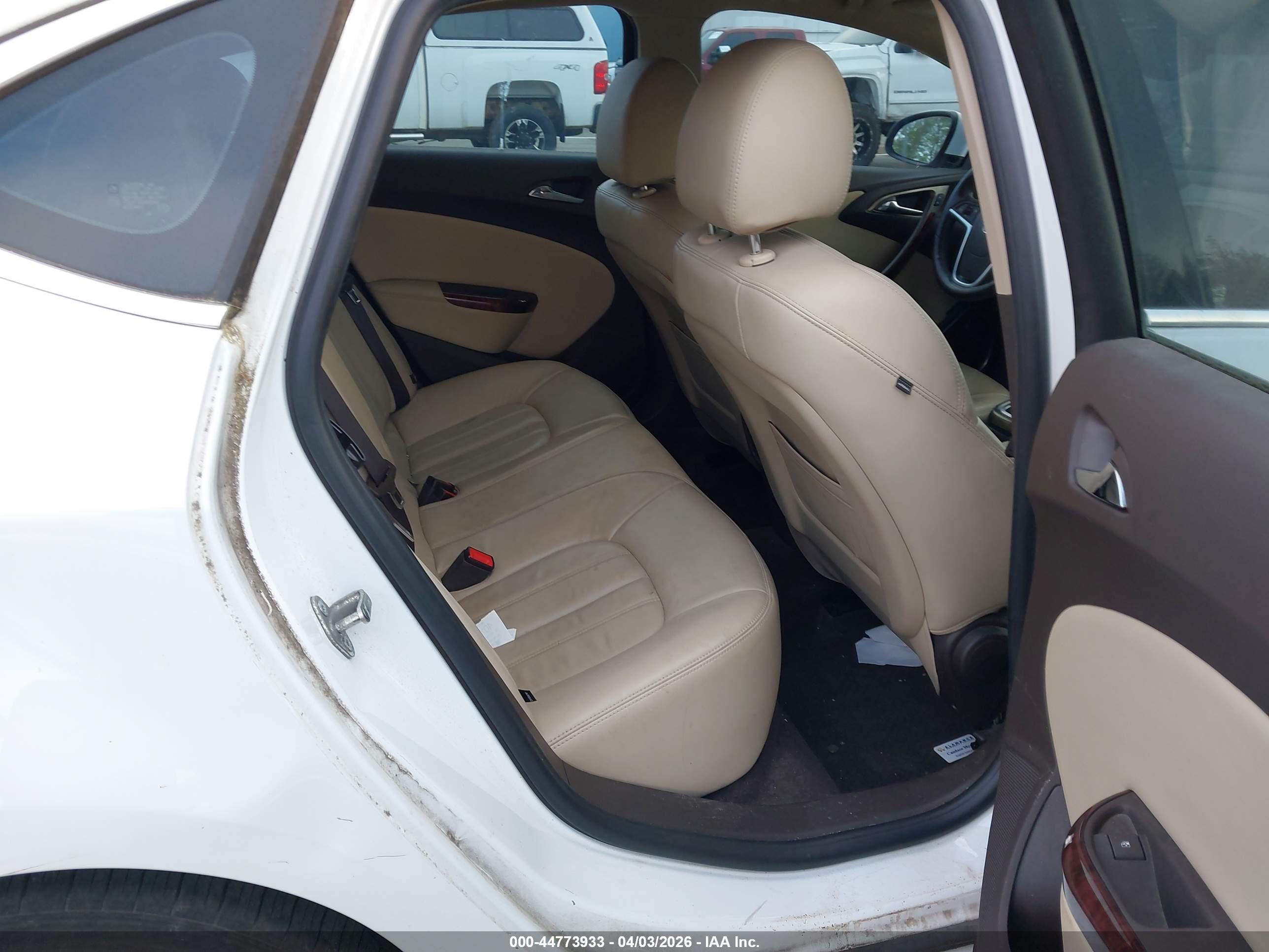BUICK VERANO image 8