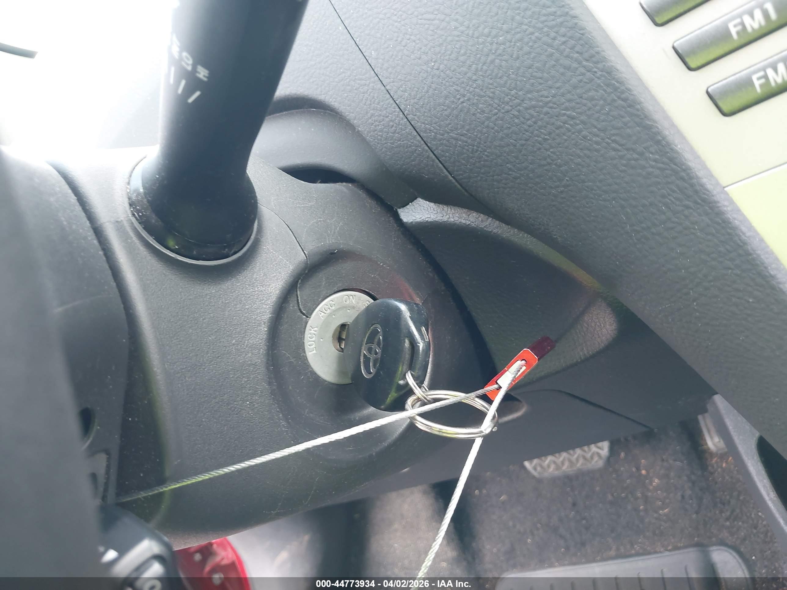 TOYOTA YARIS image 11