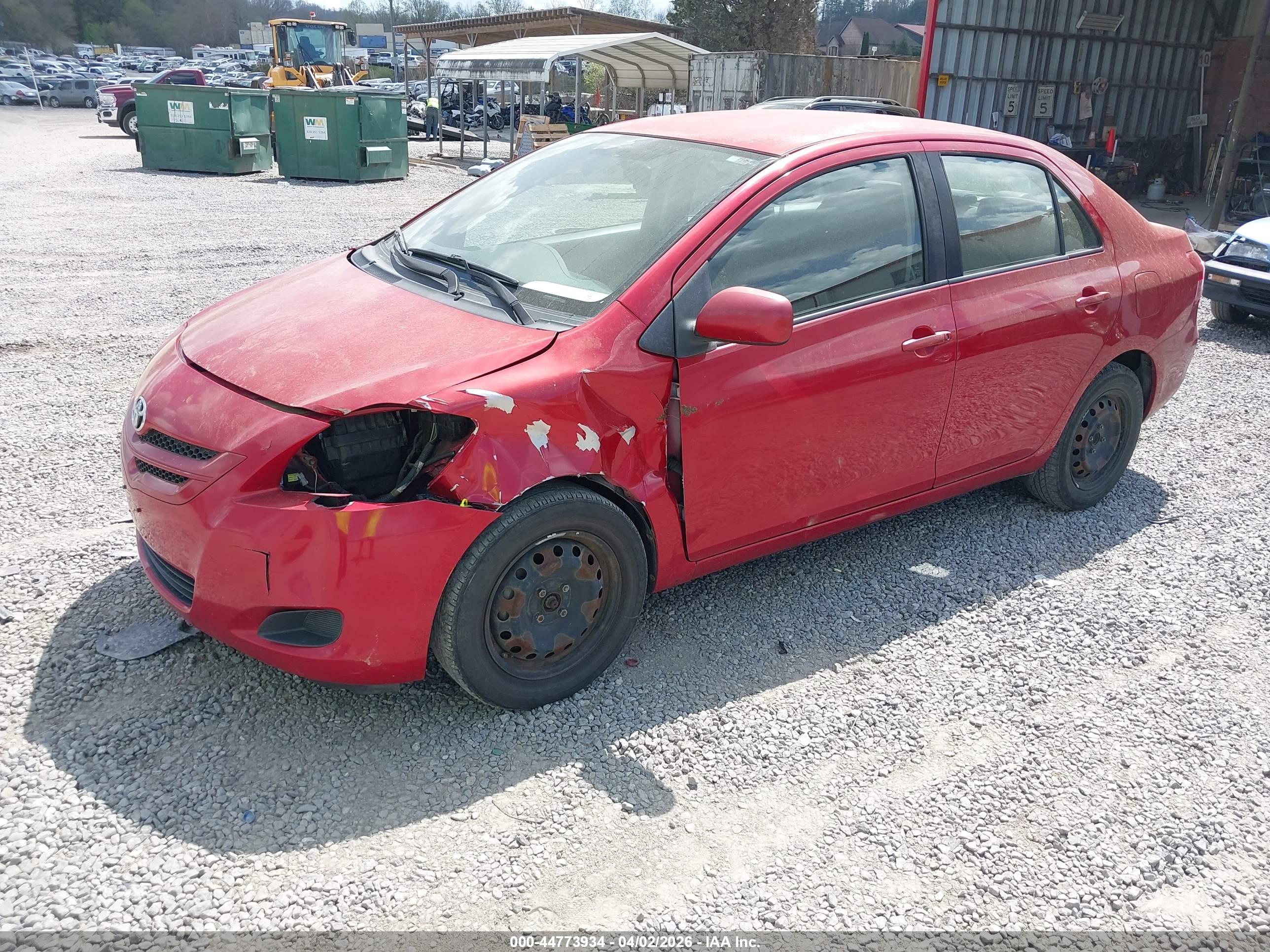 TOYOTA YARIS image 2
