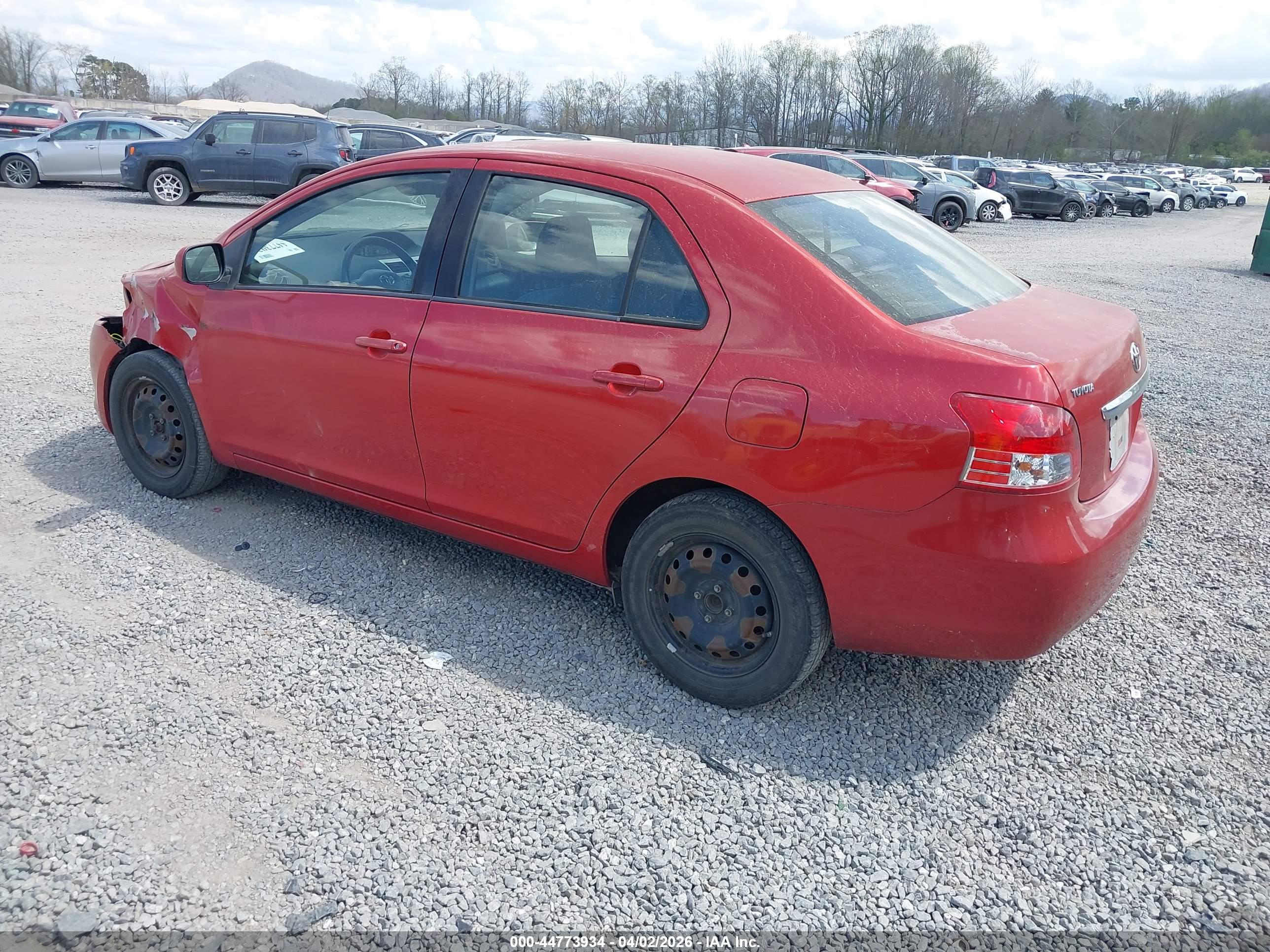 TOYOTA YARIS image 3