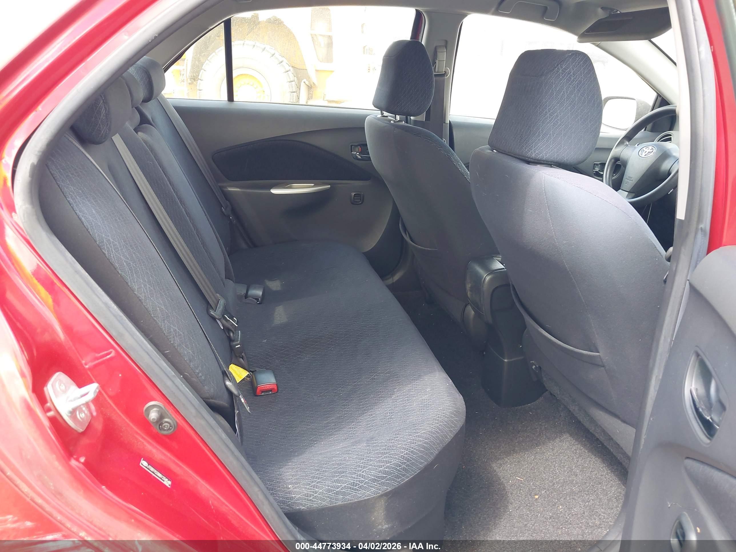 TOYOTA YARIS image 8