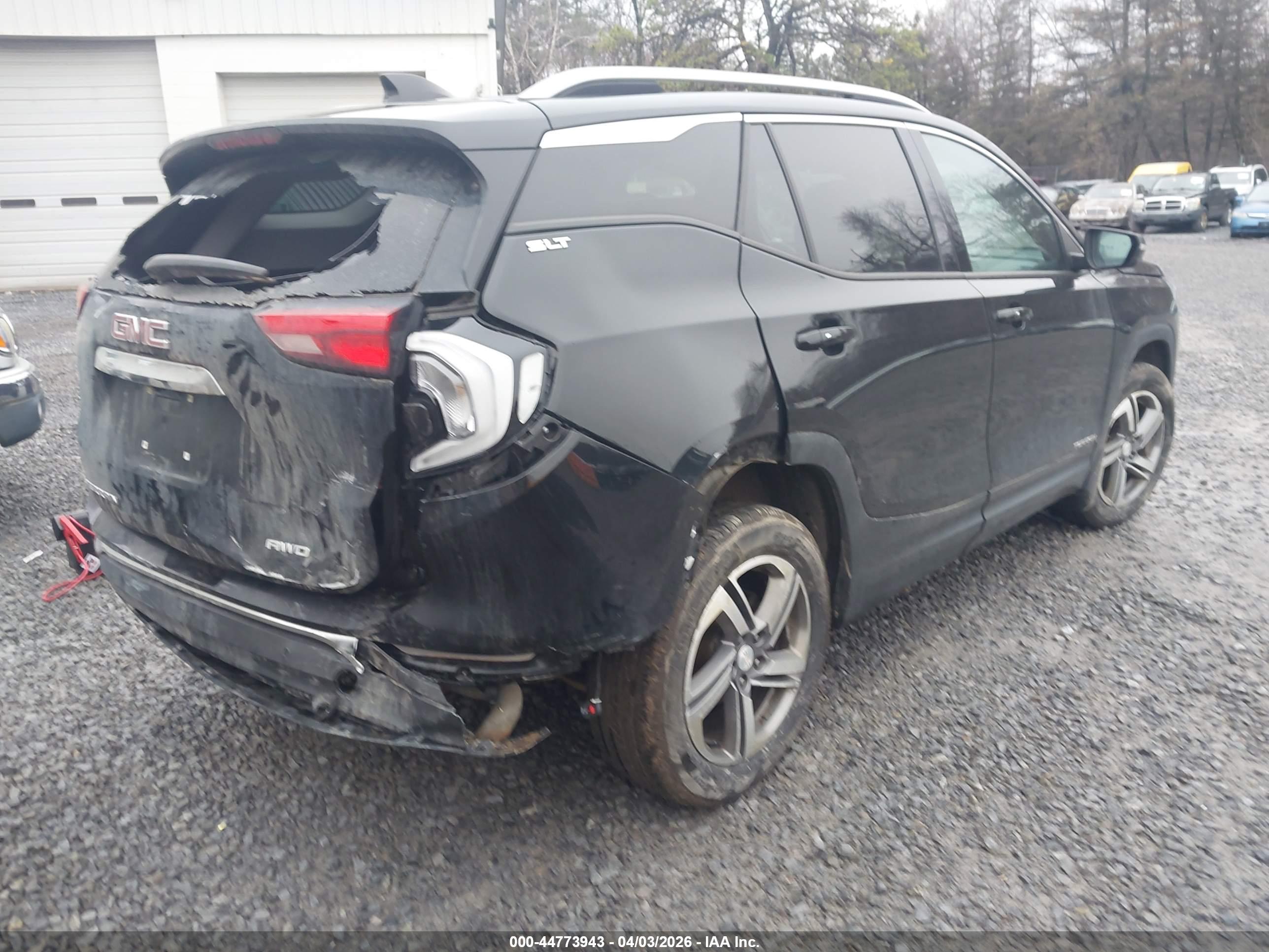 GMC TERRAIN image 4