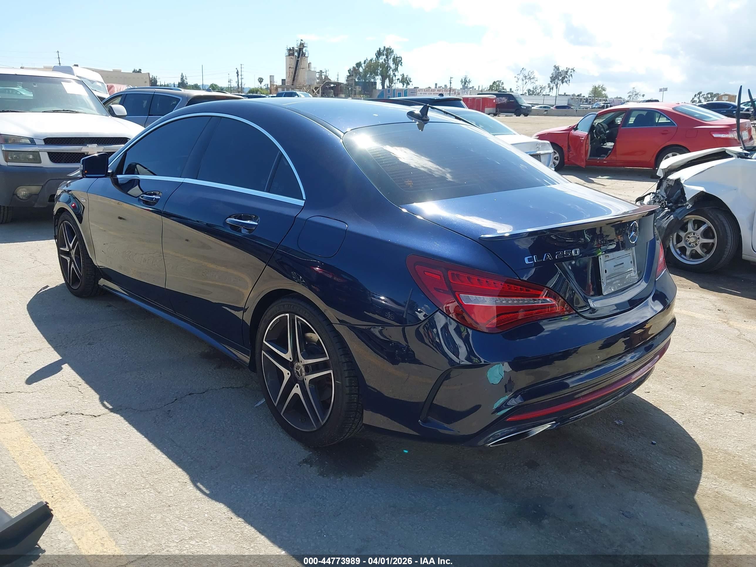 MERCEDES-BENZ CLA image 3