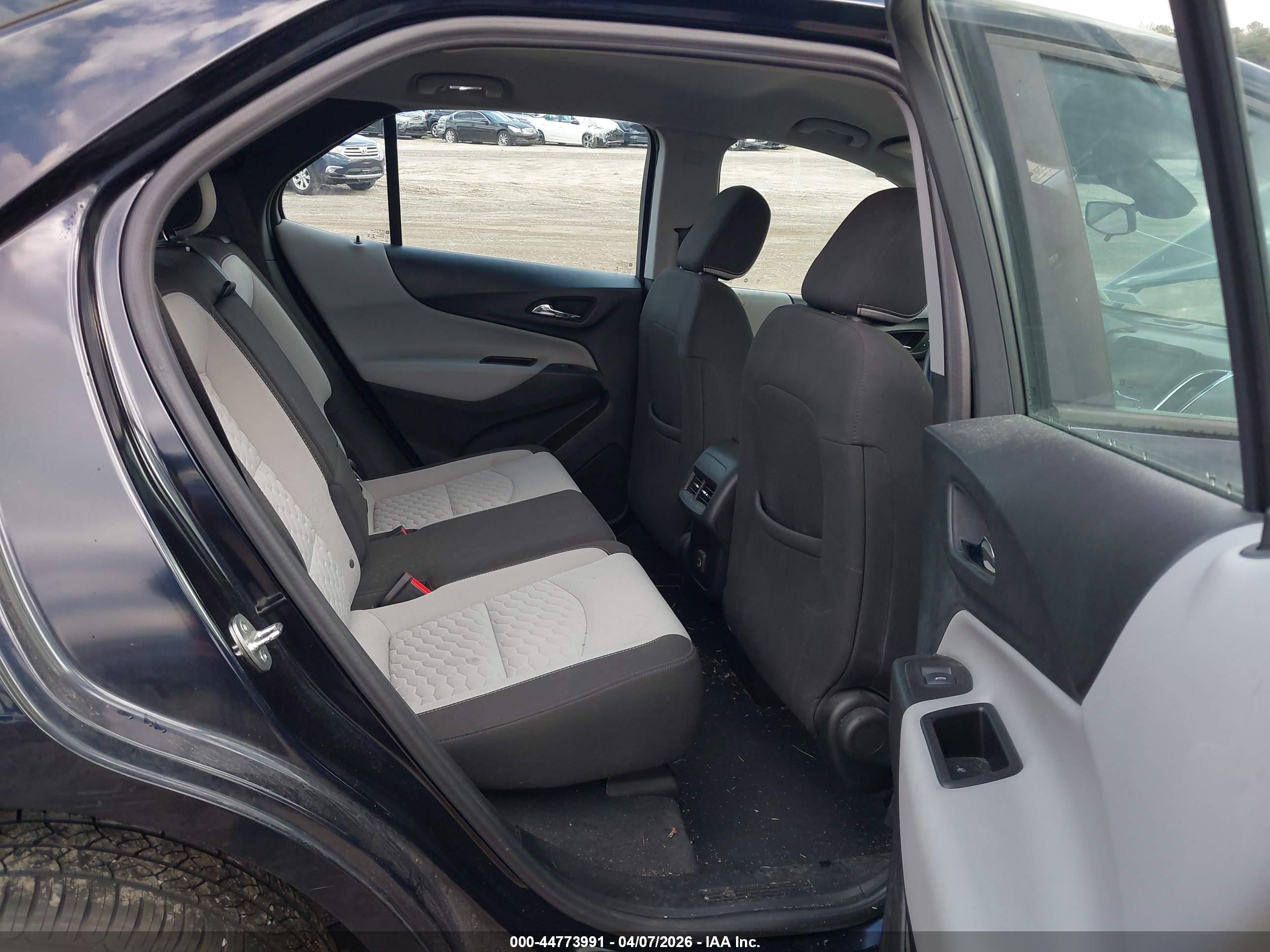 CHEVROLET EQUINOX image 8