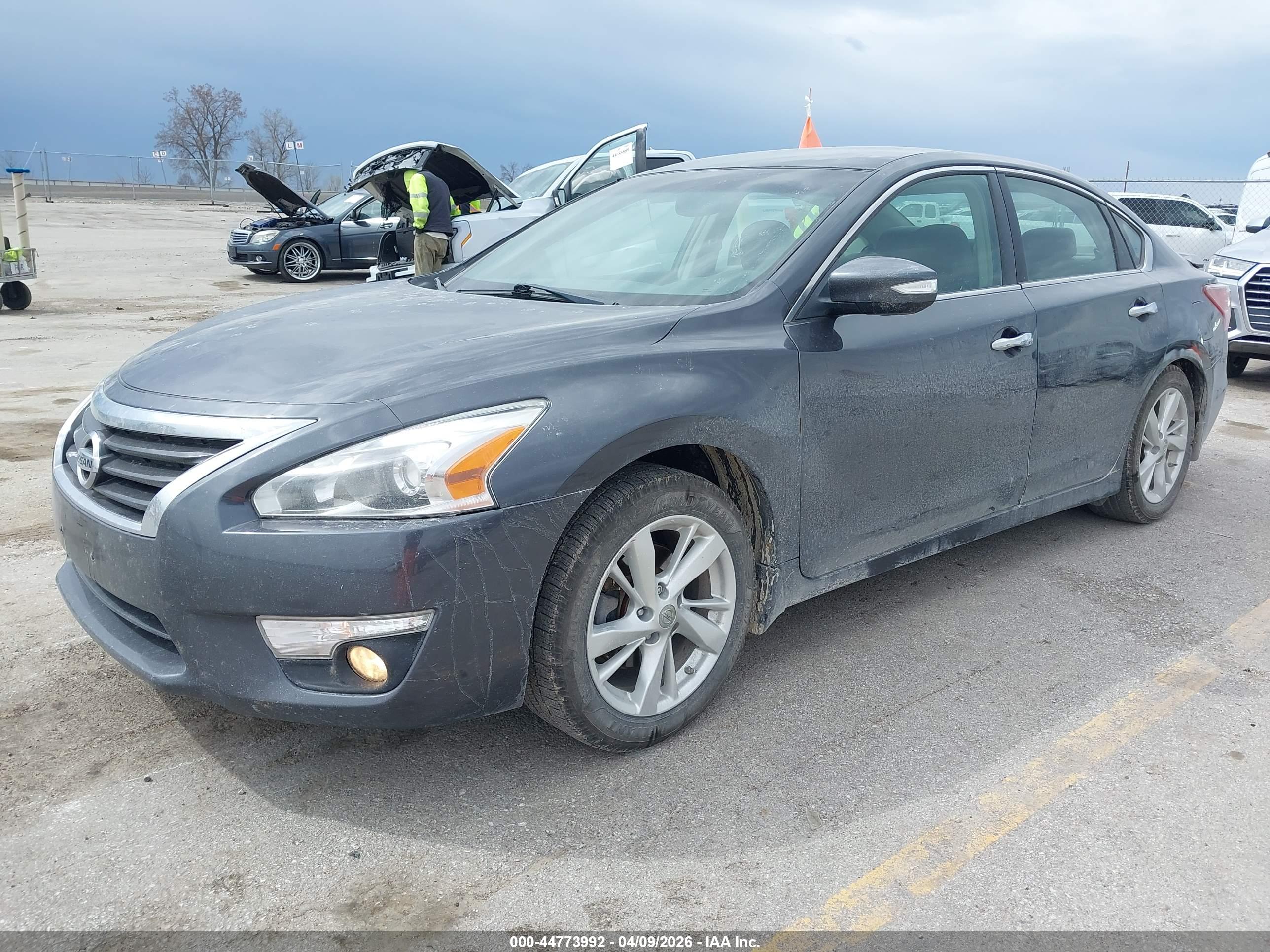 NISSAN ALTIMA image 2