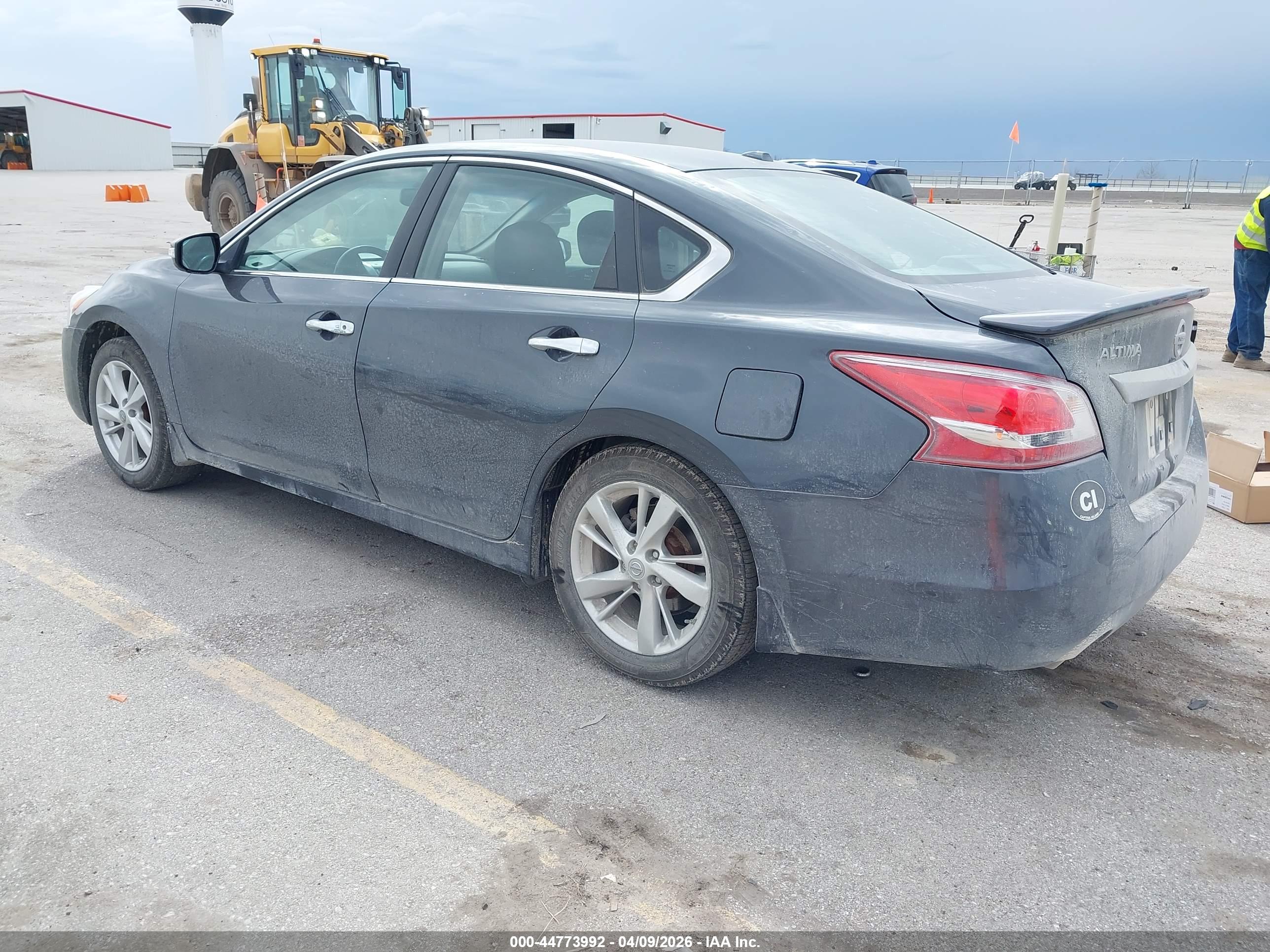 NISSAN ALTIMA image 3