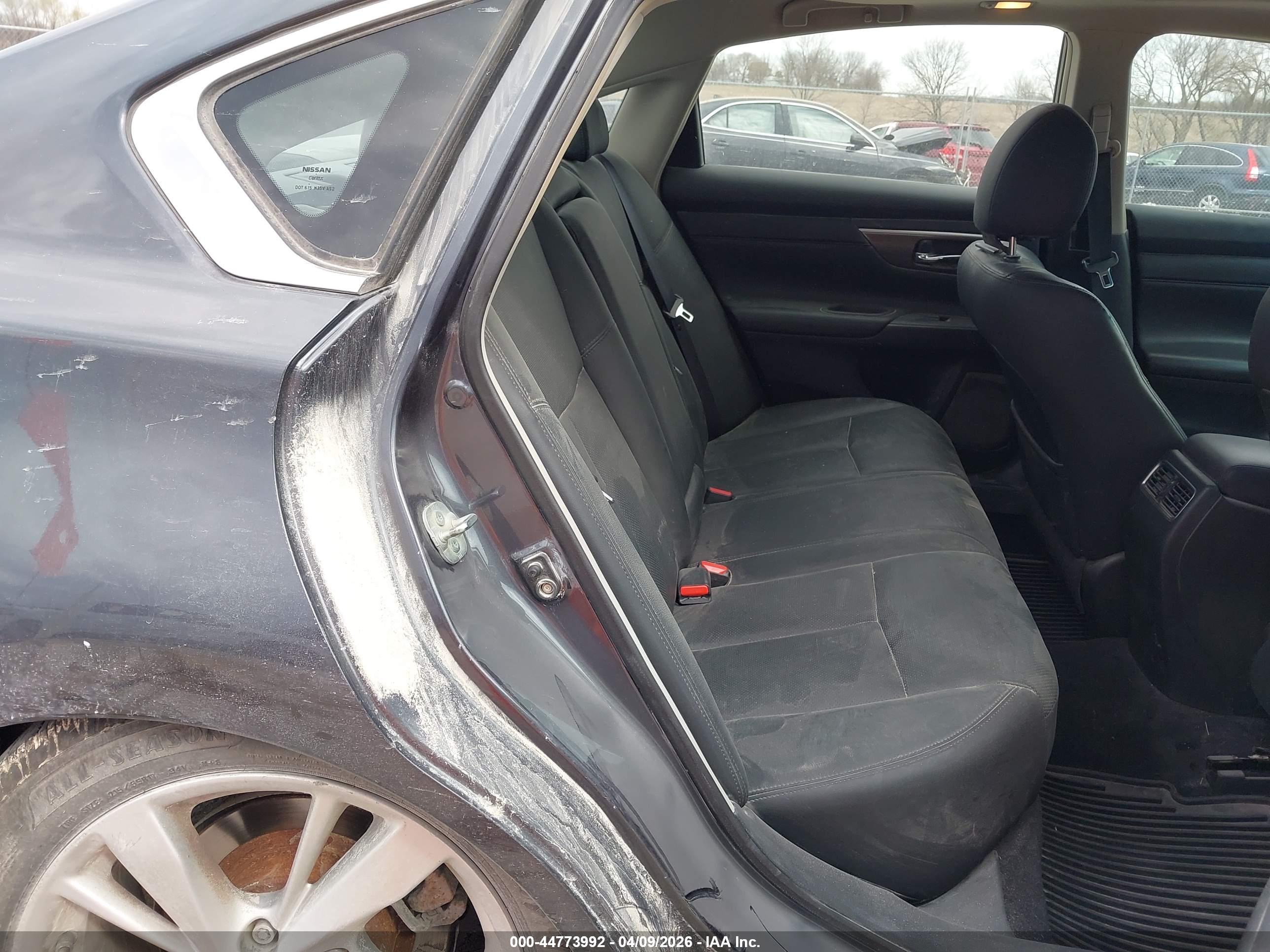 NISSAN ALTIMA image 8