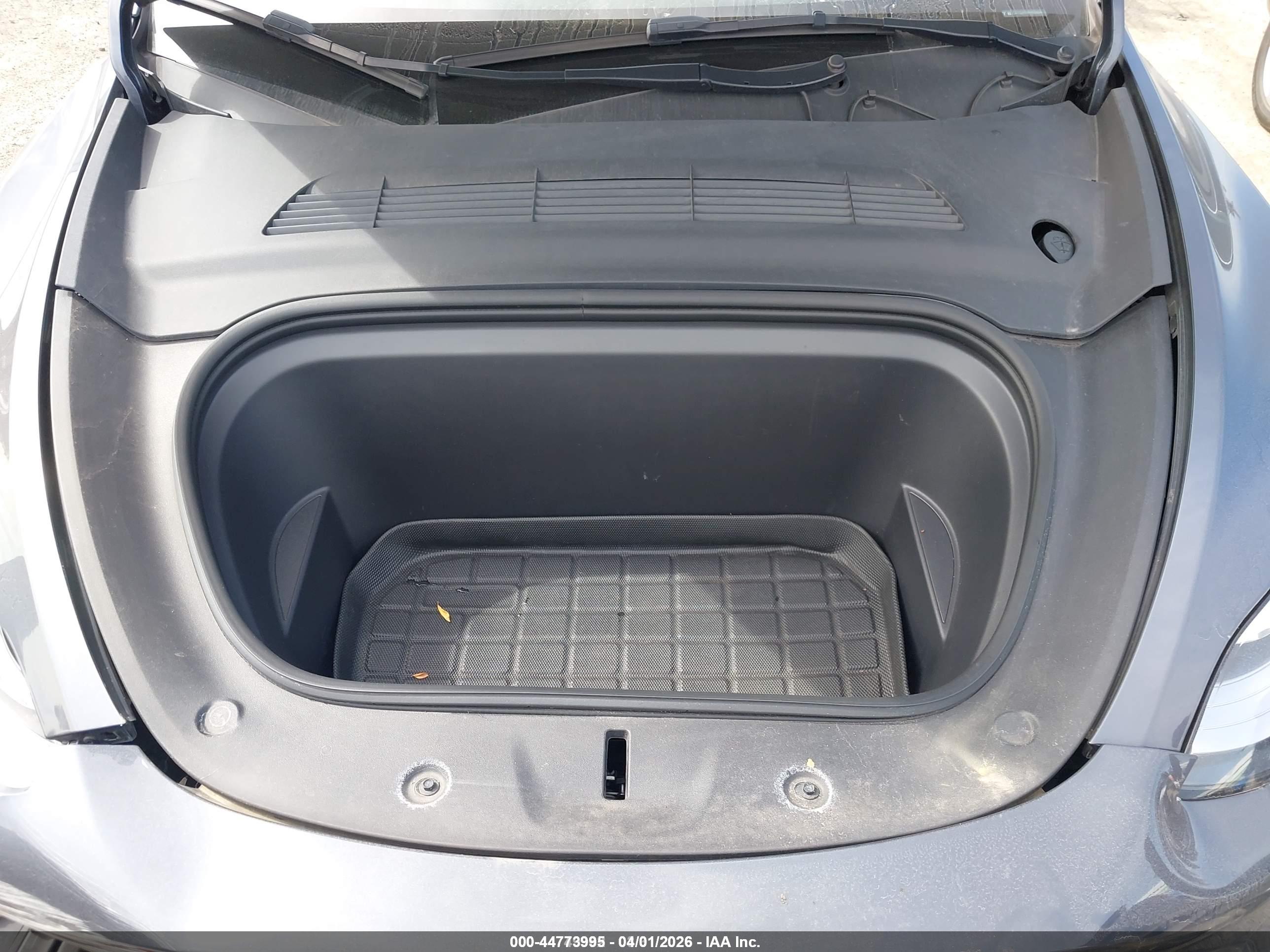 TESLA MODEL image 10