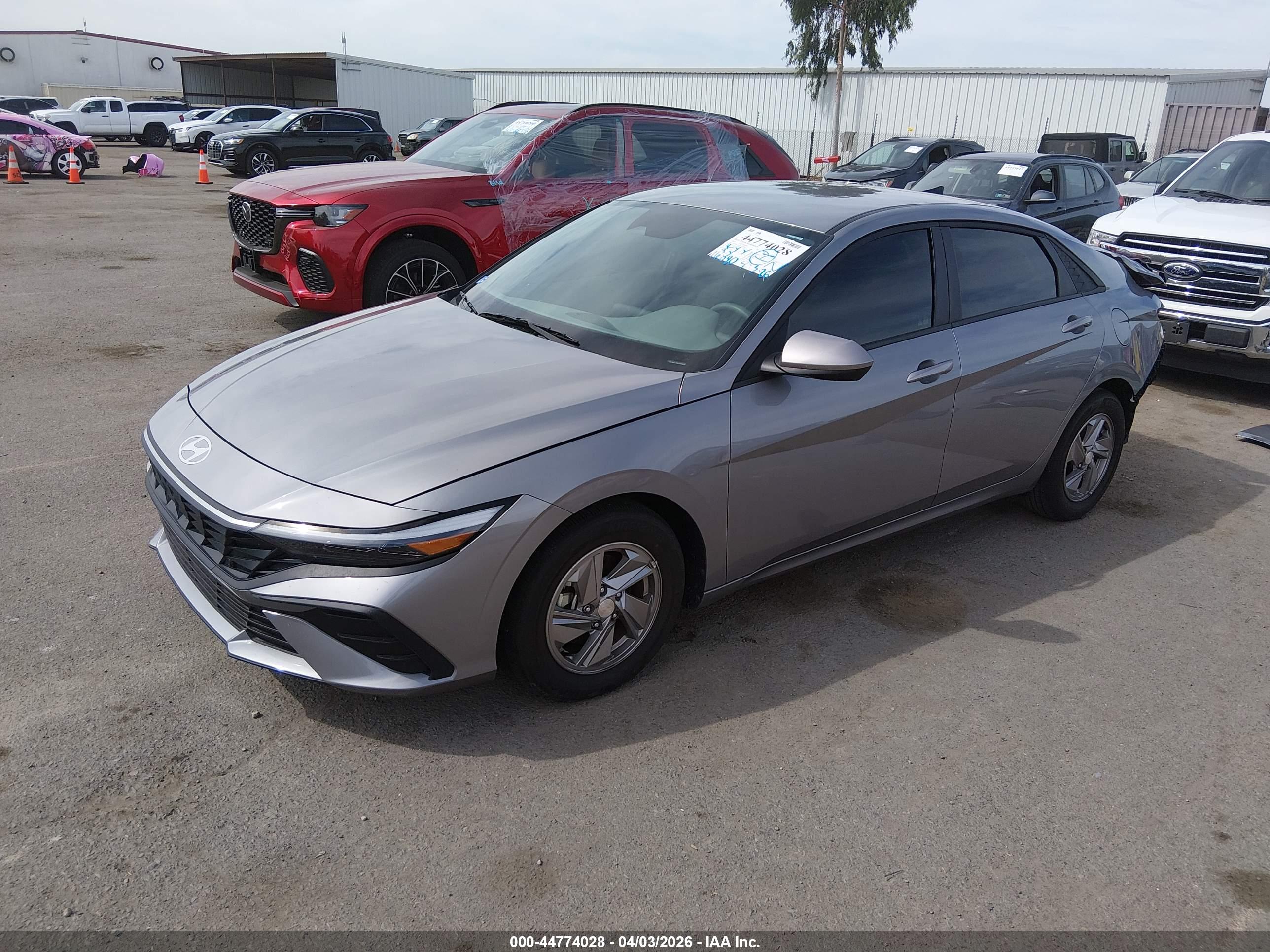 HYUNDAI ELANTRA image 2