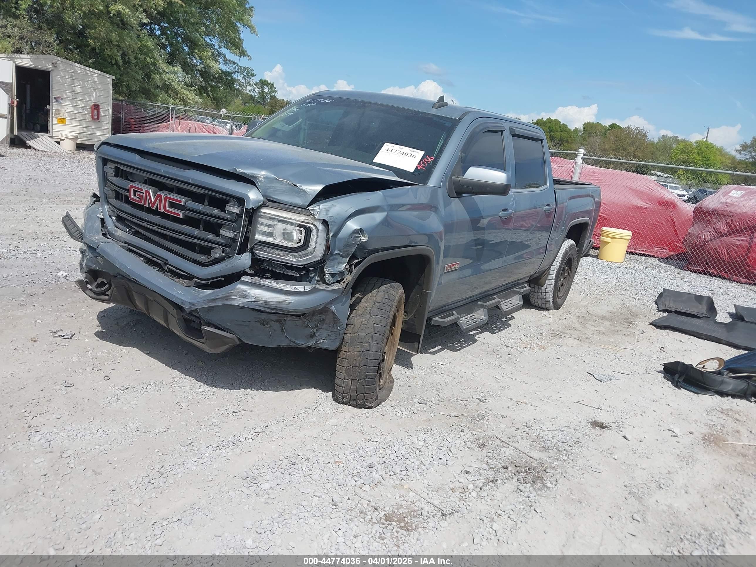 GMC SIERRA image 2