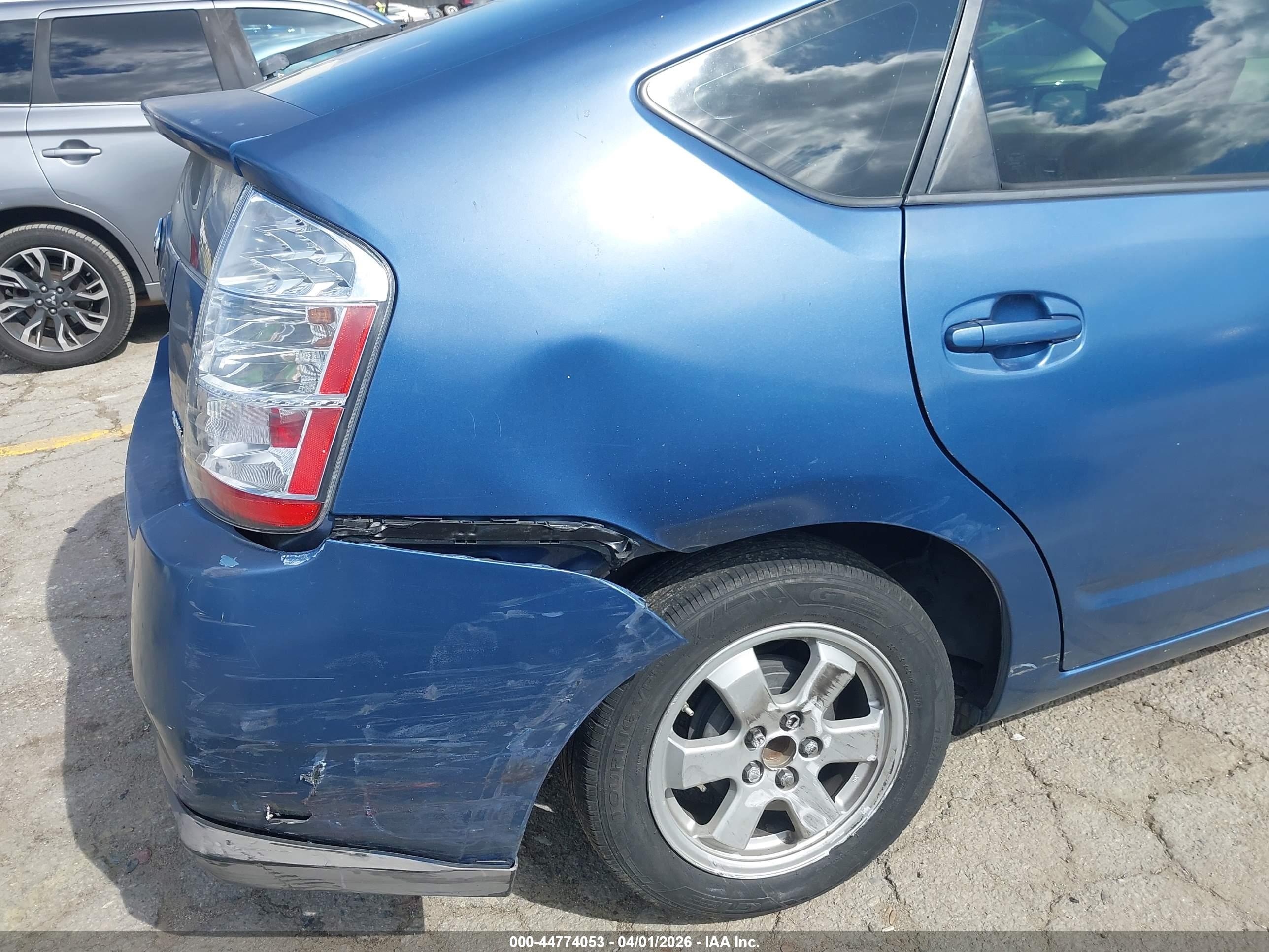 TOYOTA PRIUS image 6