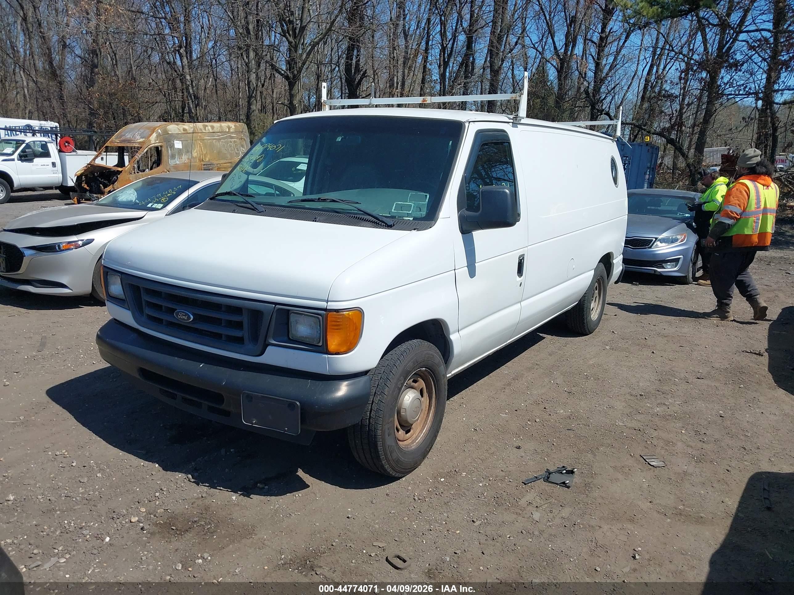 FORD E-150 image 2
