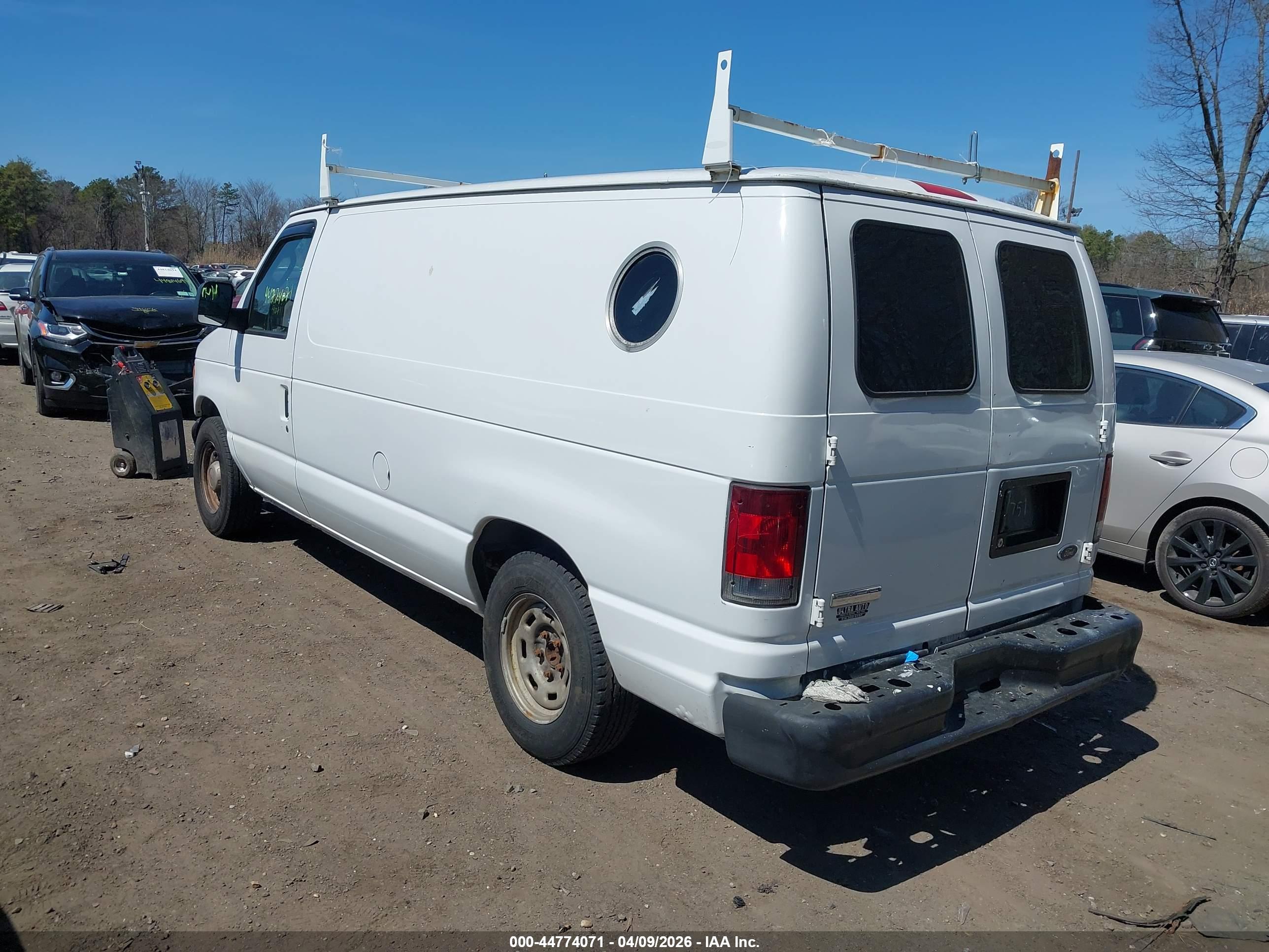 FORD E-150 image 3