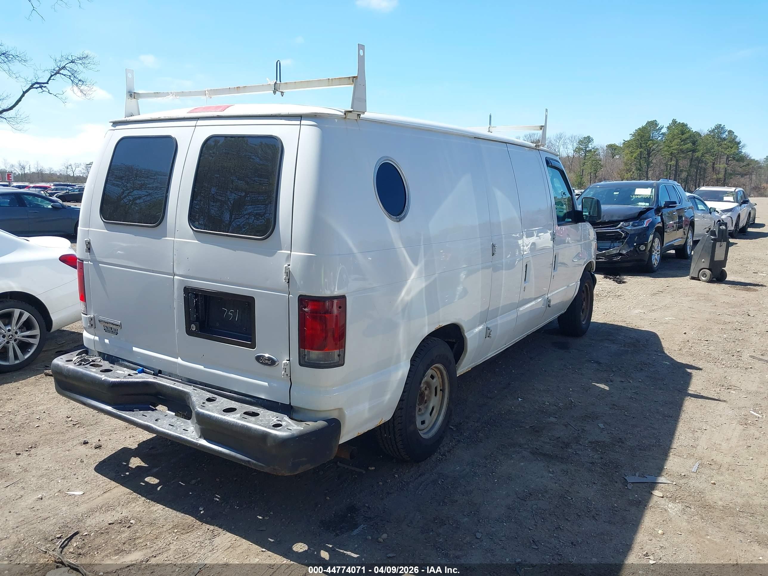 FORD E-150 image 4