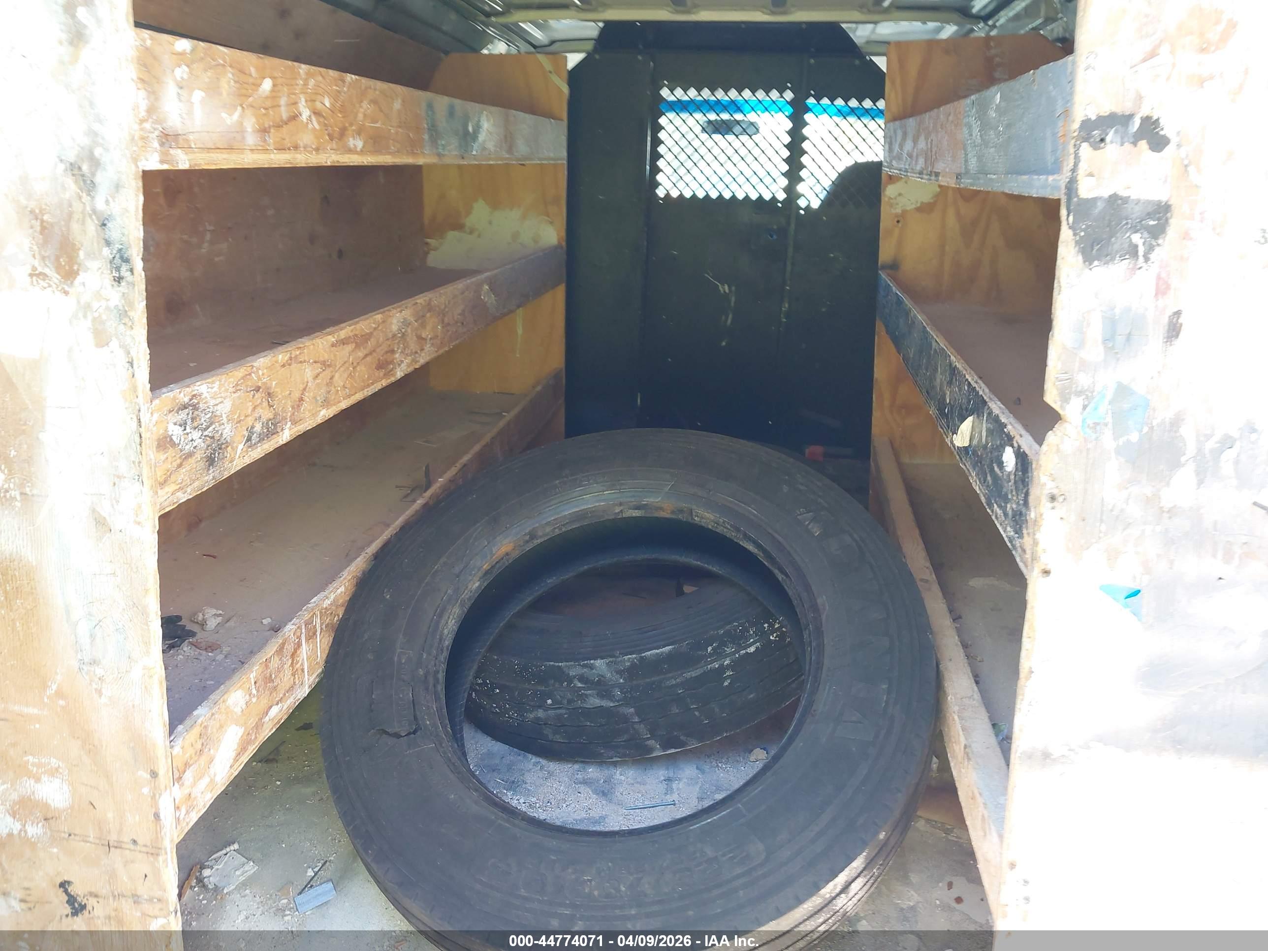 FORD E-150 image 8