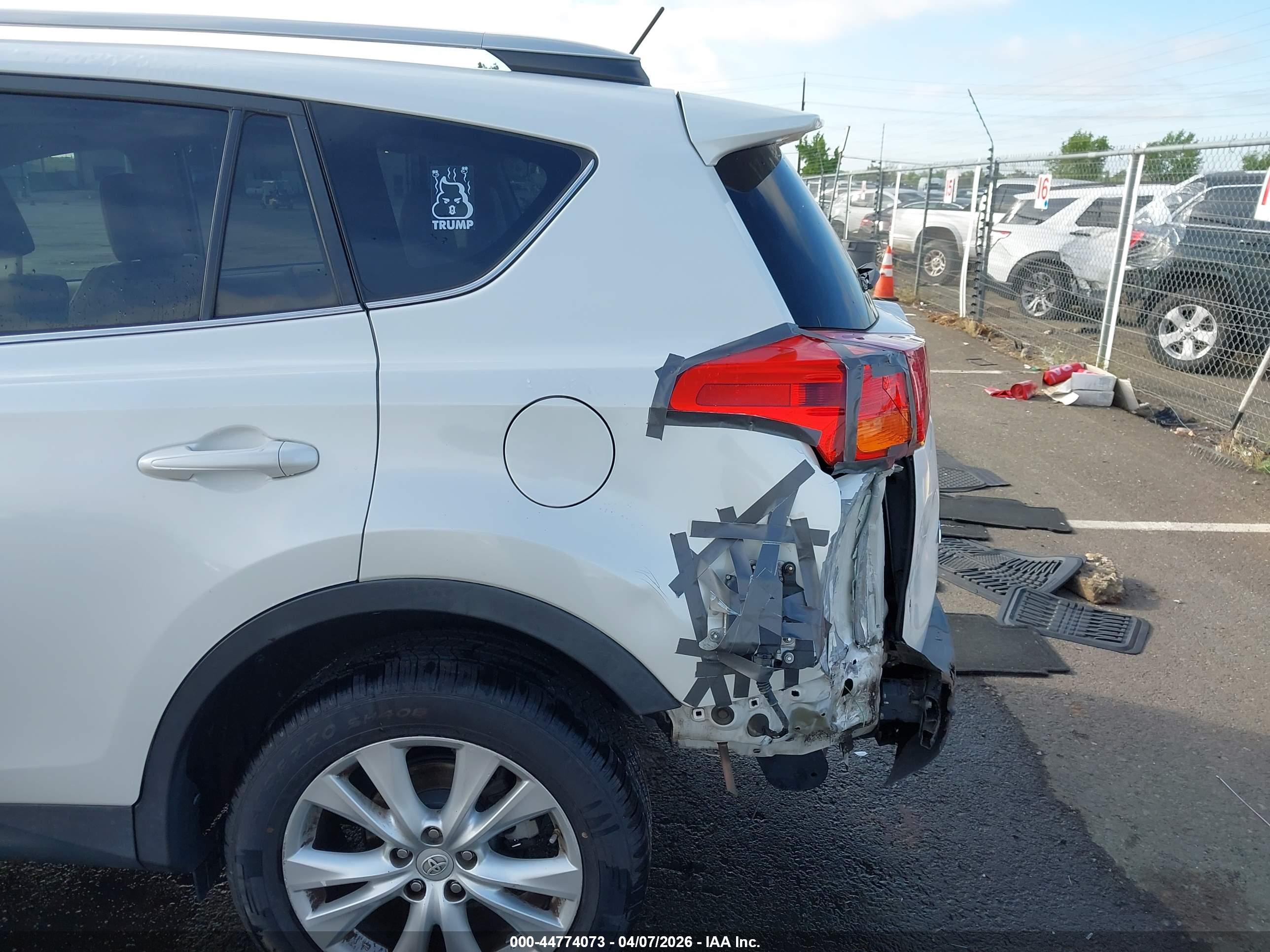 TOYOTA RAV4 image 6