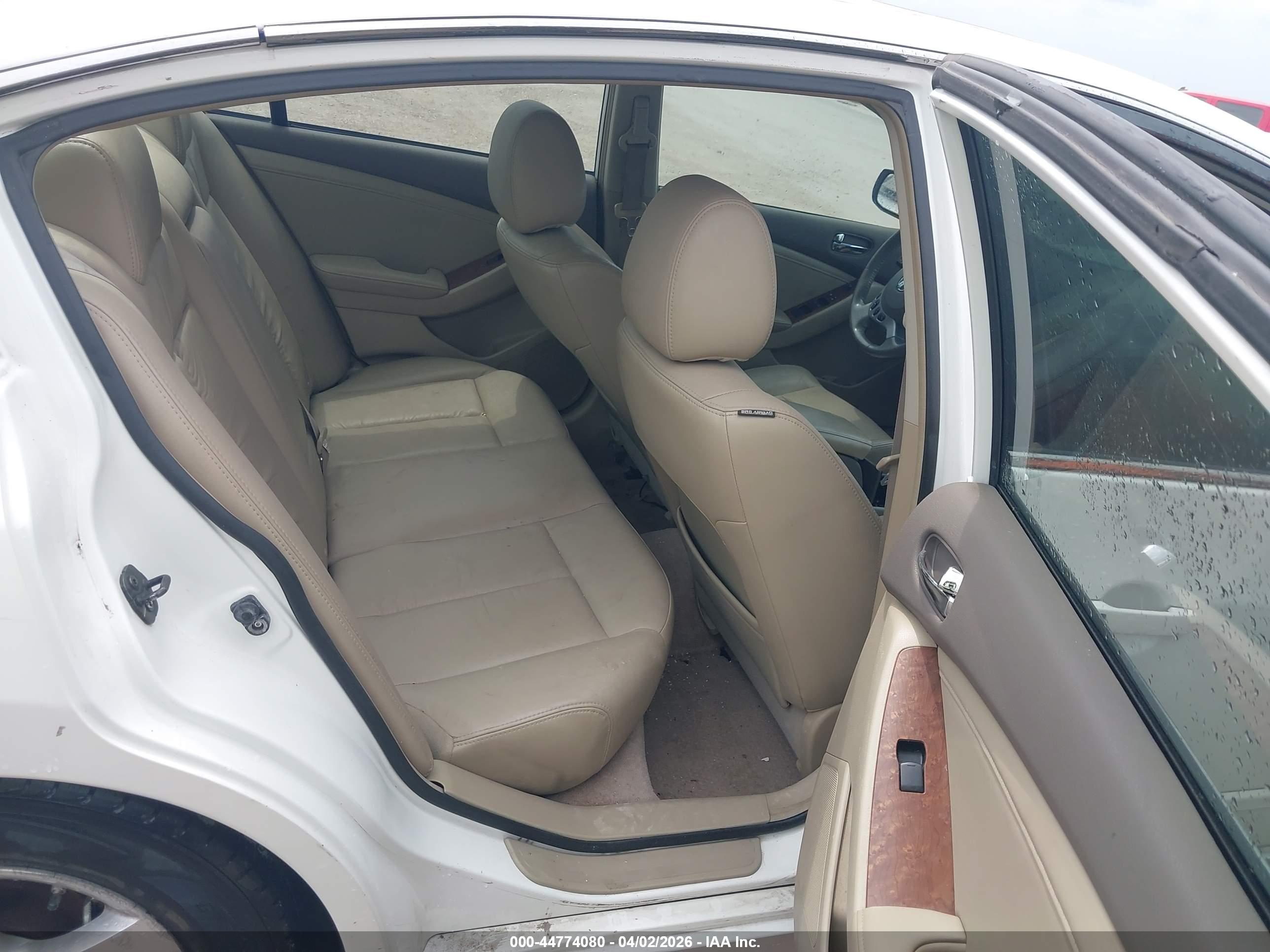 NISSAN ALTIMA image 8