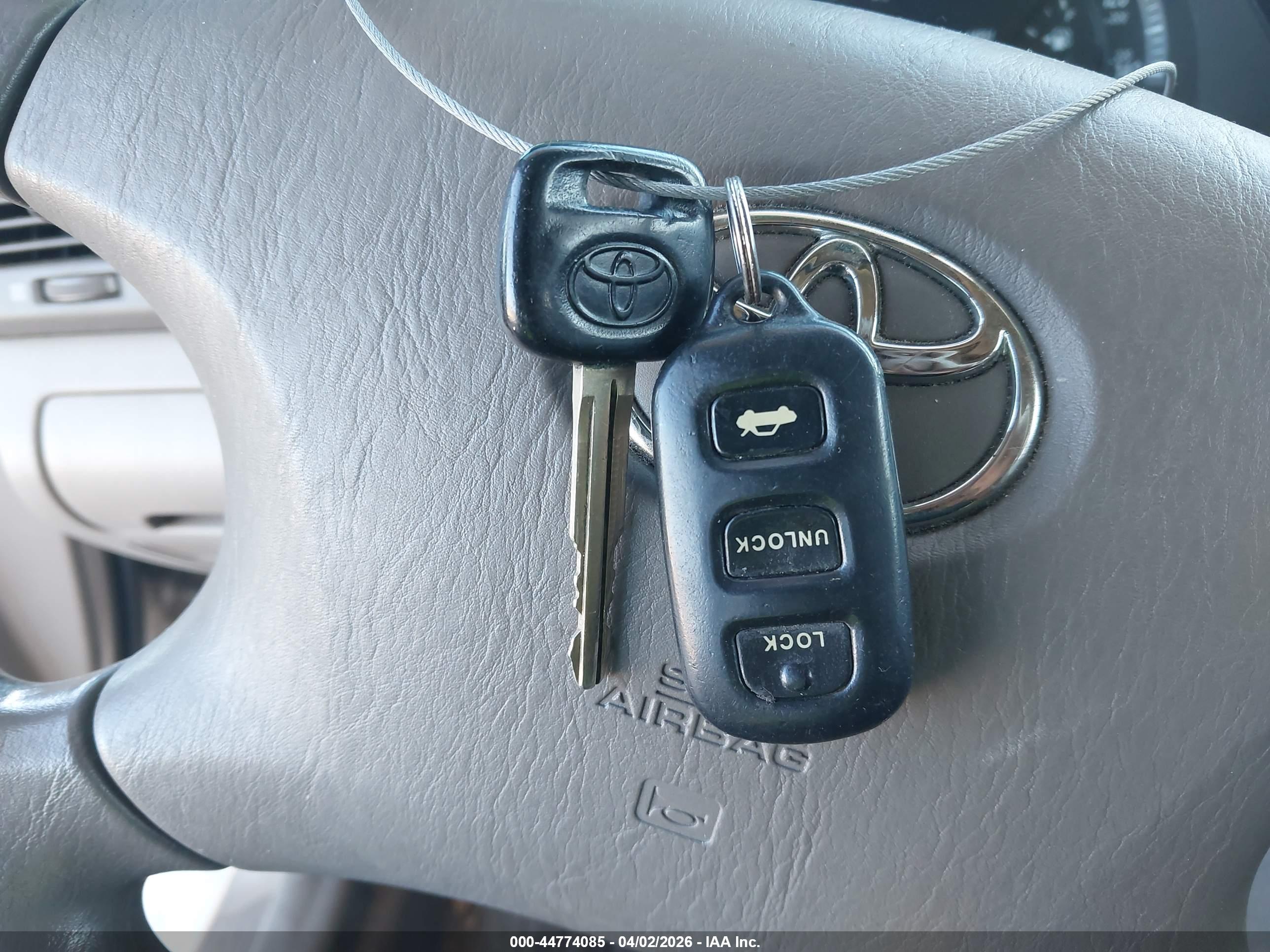 TOYOTA CAMRY image 11