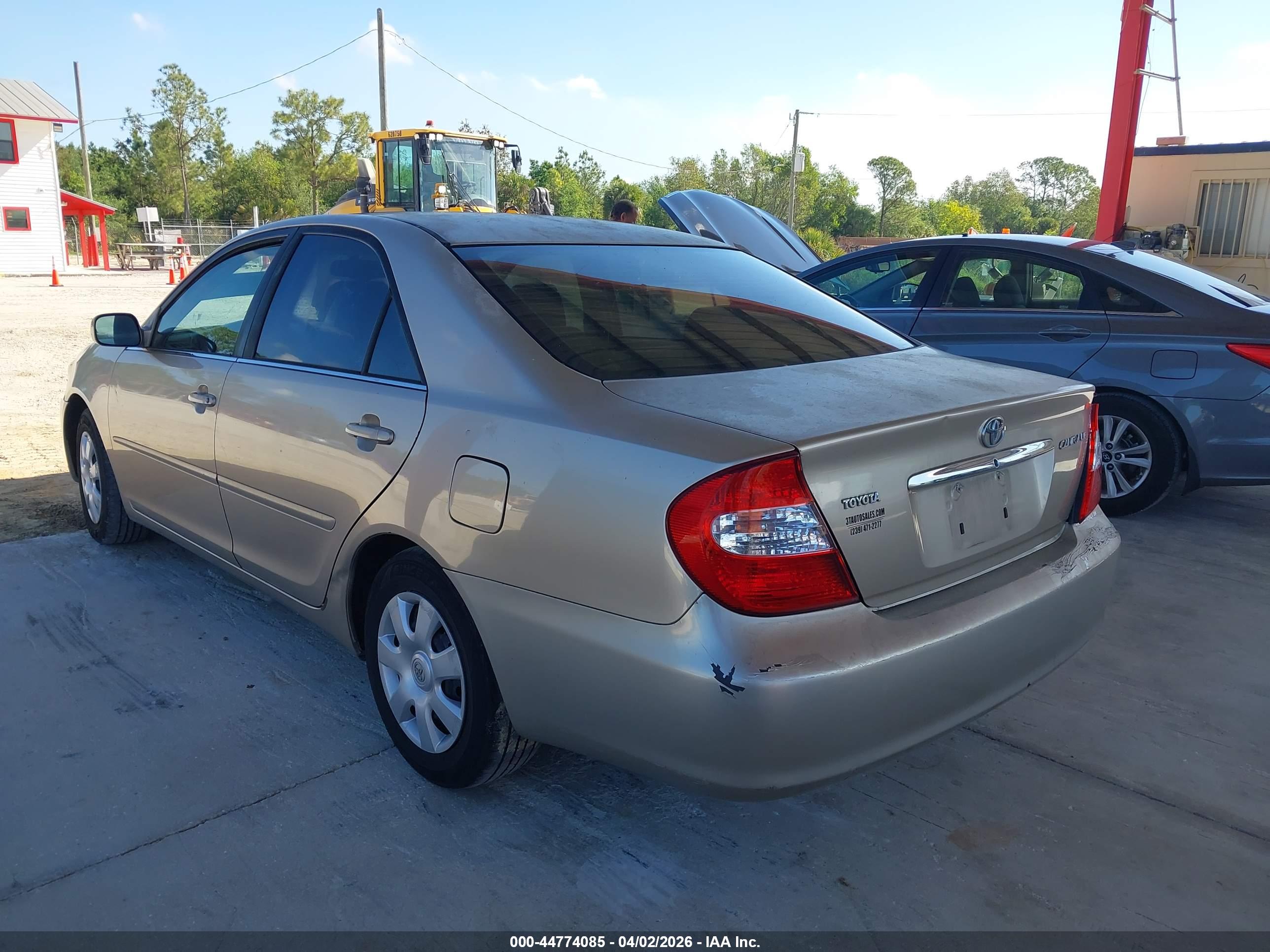 TOYOTA CAMRY image 3