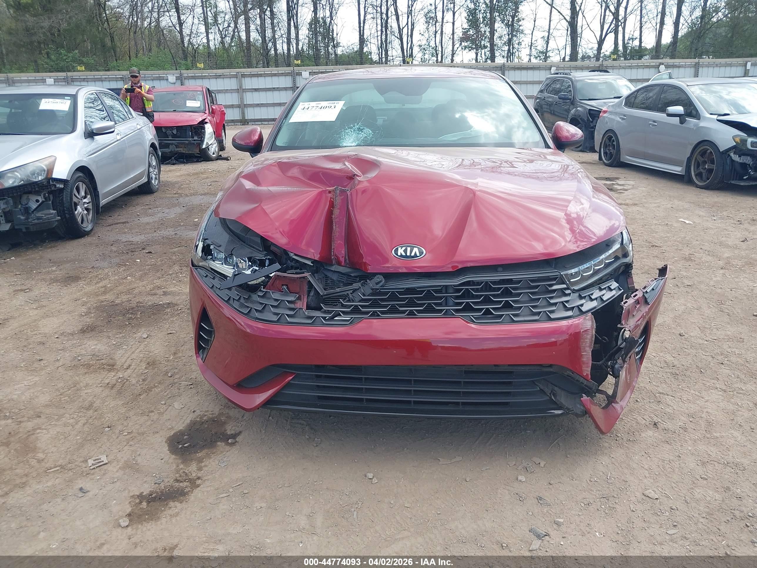 KIA K5 image 6