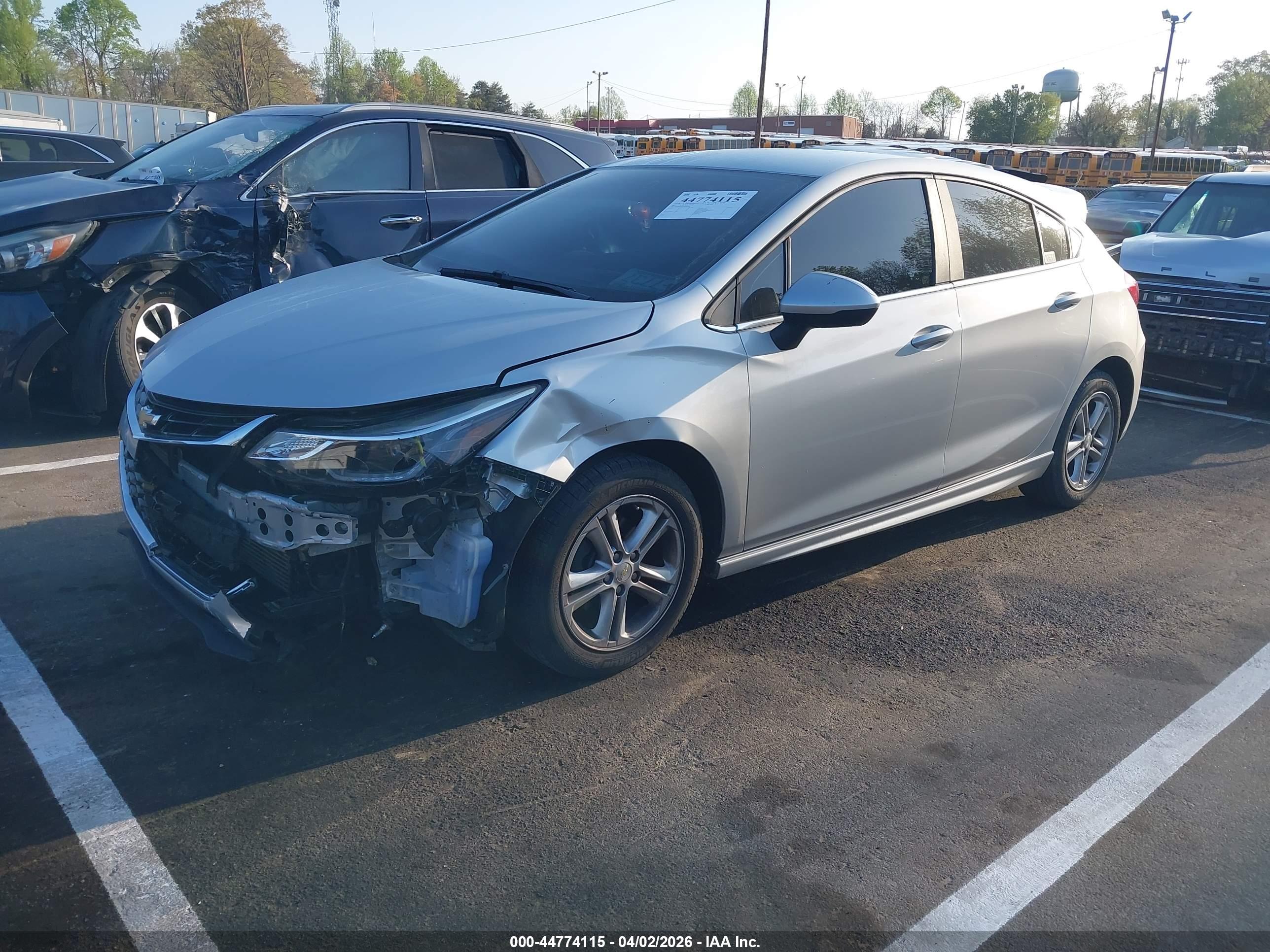 CHEVROLET CRUZE image 2