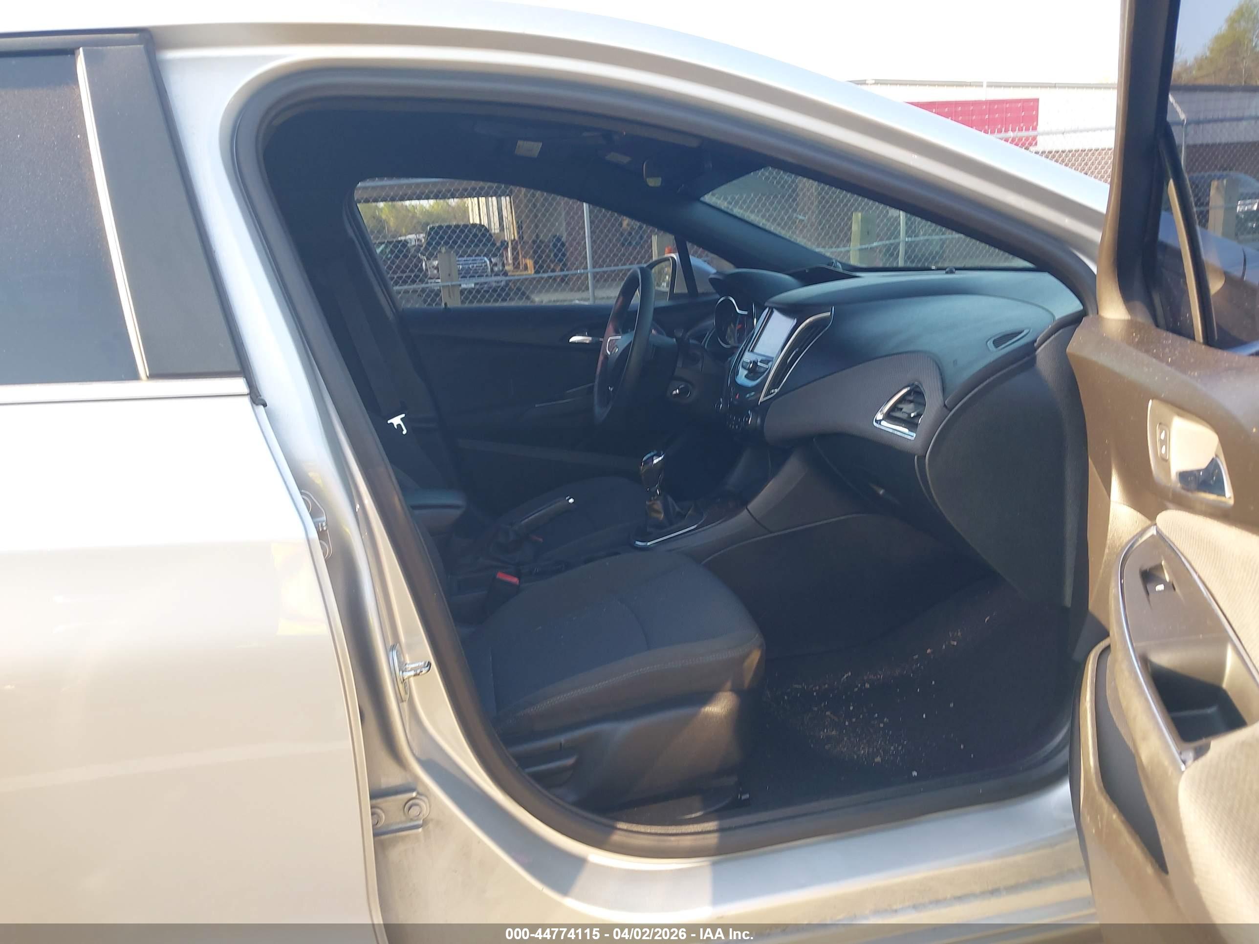 CHEVROLET CRUZE image 5