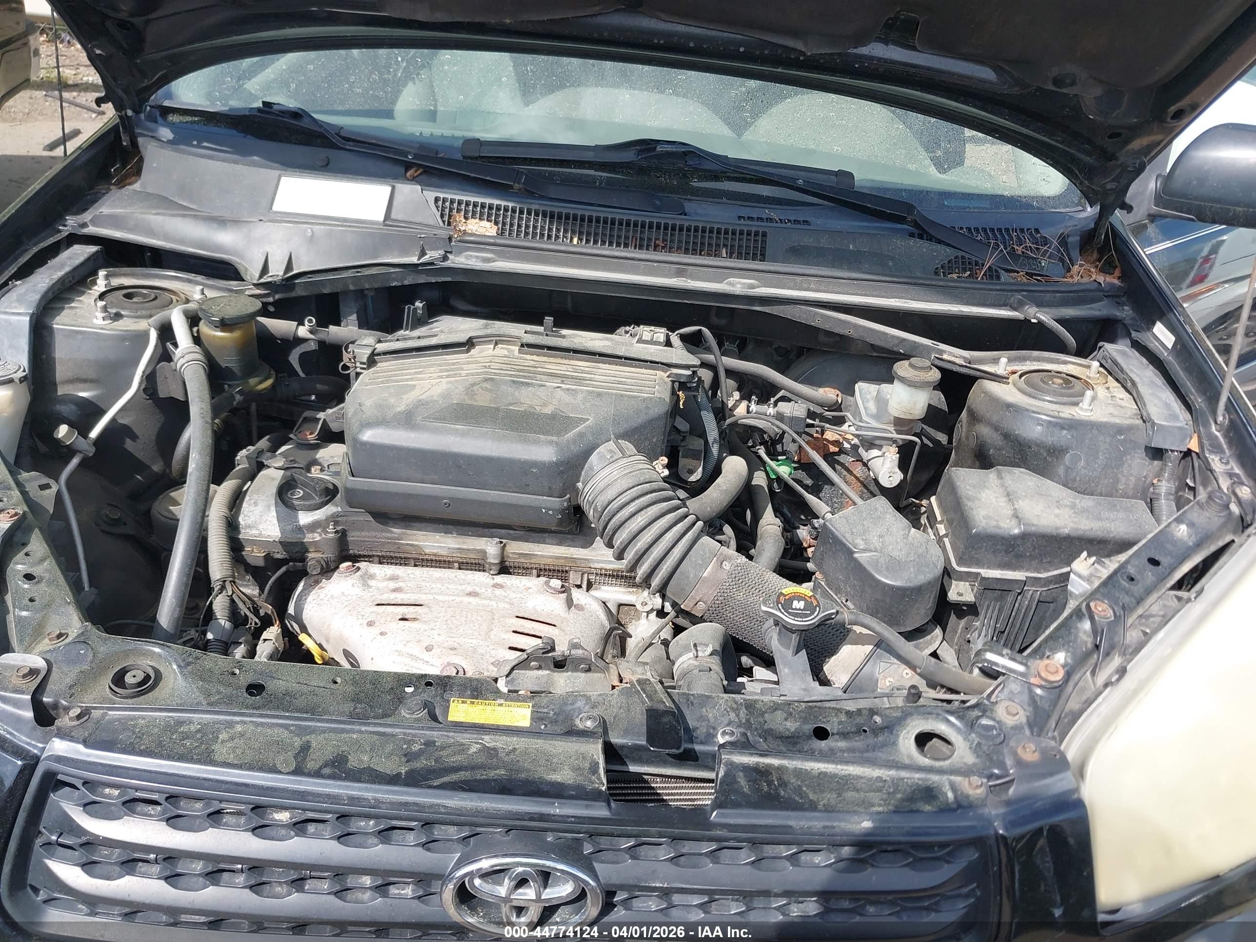 TOYOTA RAV4 image 10
