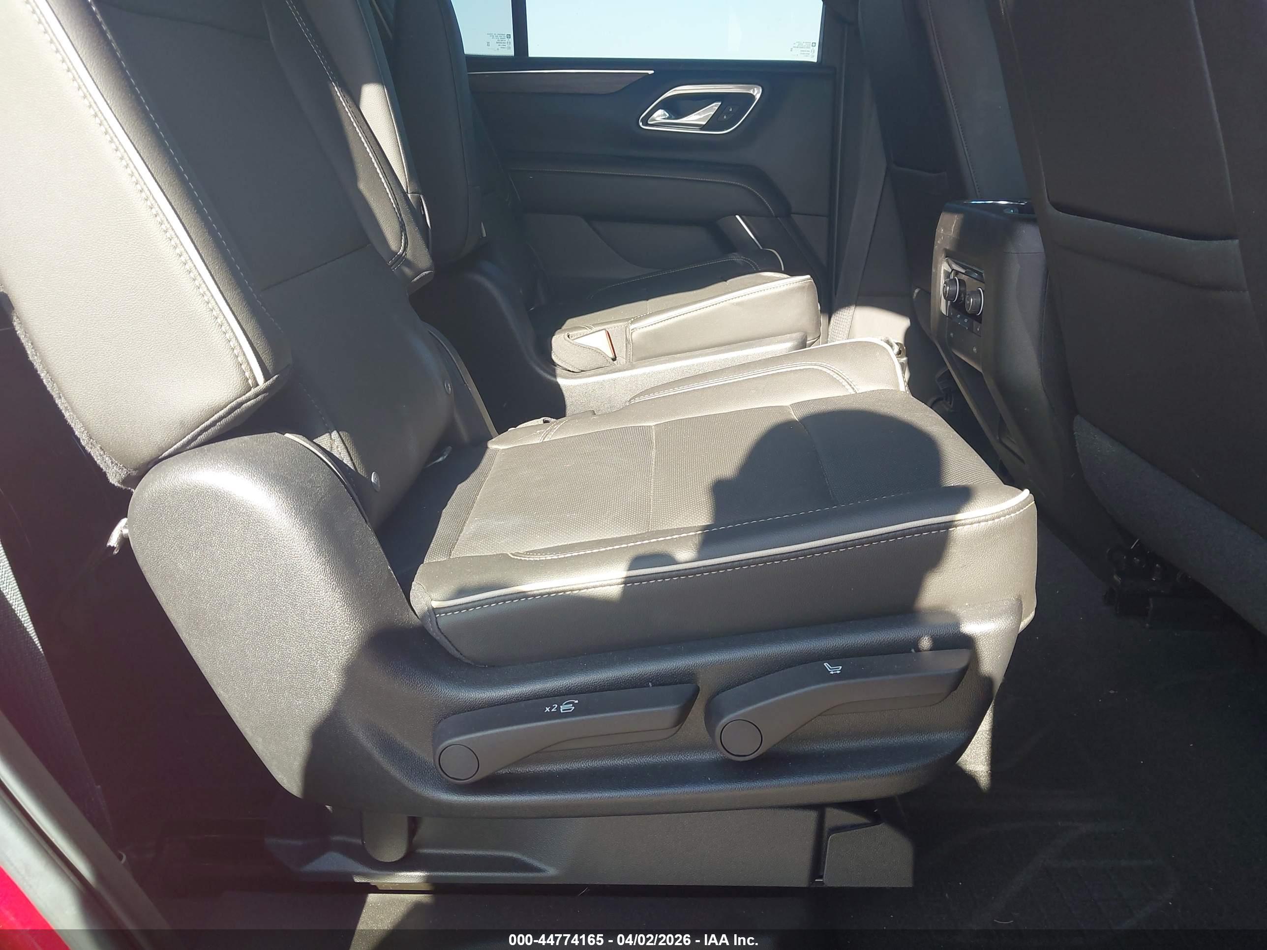CHEVROLET TAHOE image 8