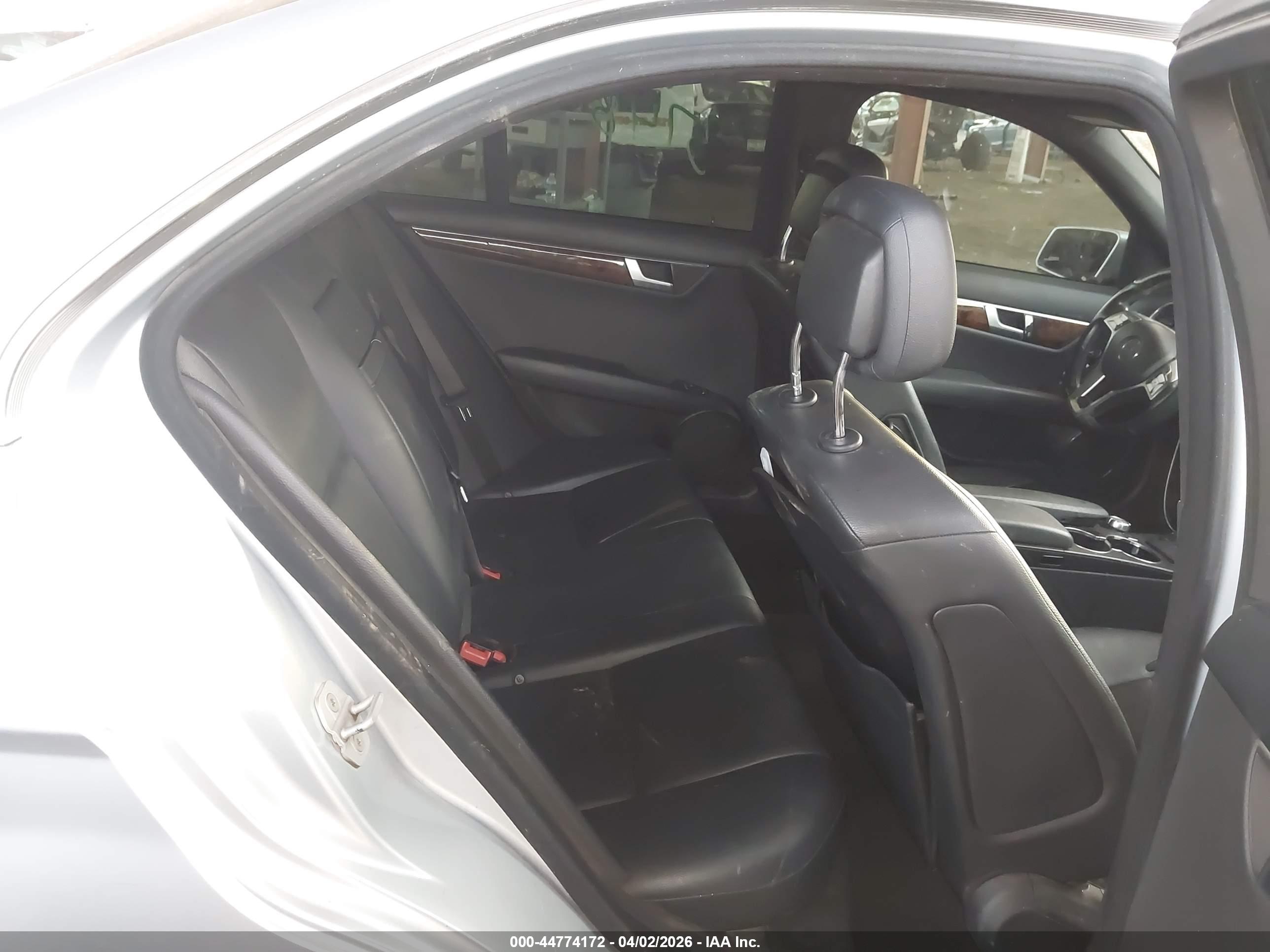 MERCEDES-BENZ C image 8