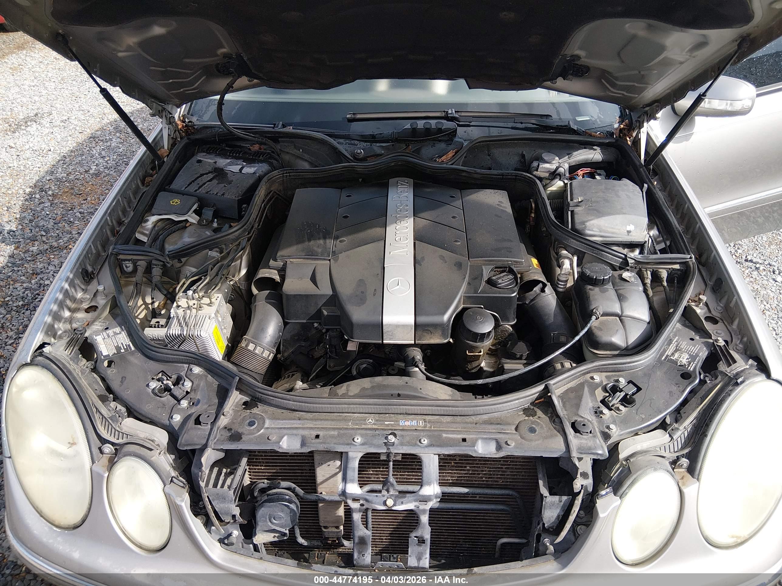 MERCEDES-BENZ E image 10
