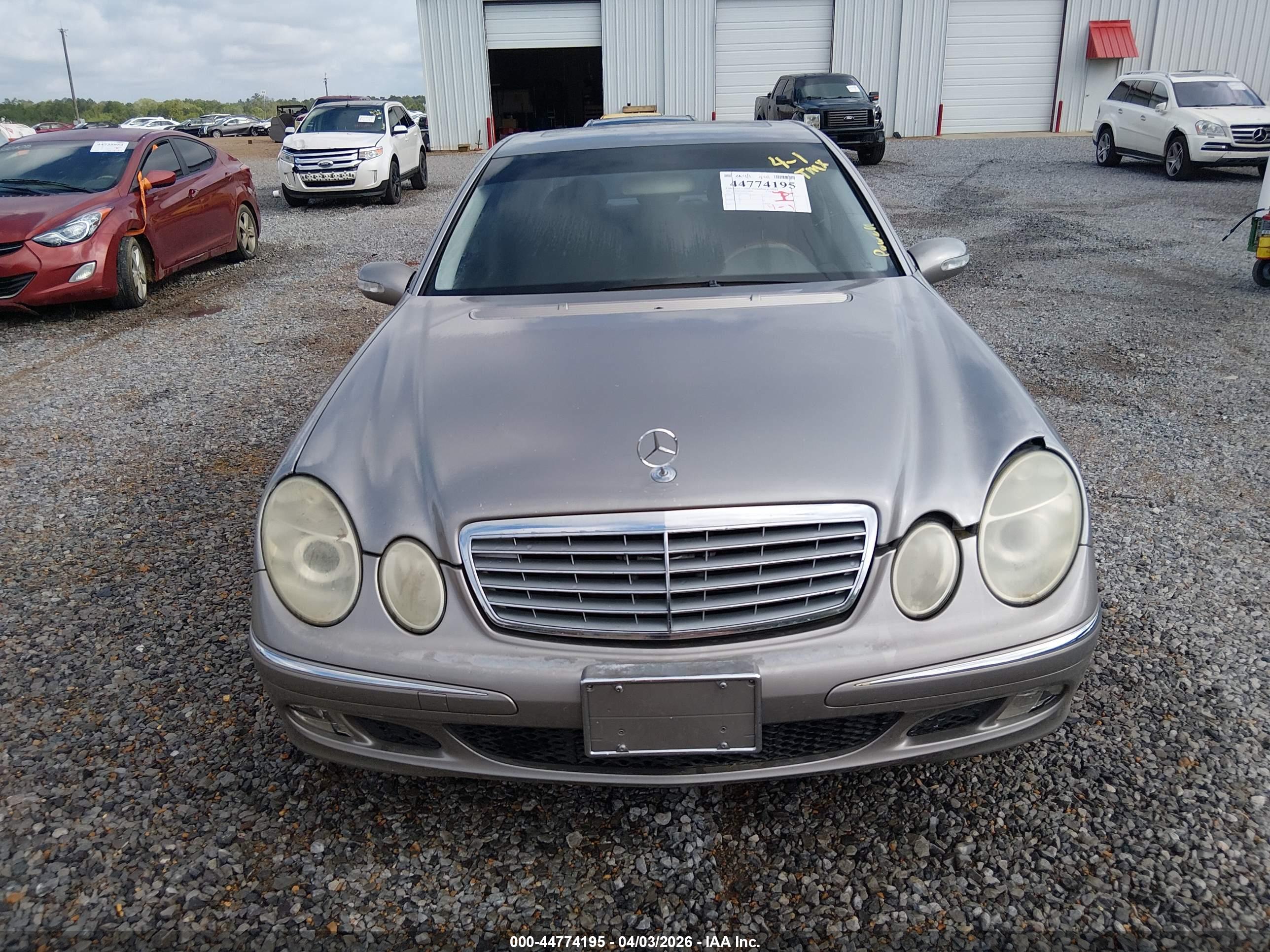 MERCEDES-BENZ E image 6