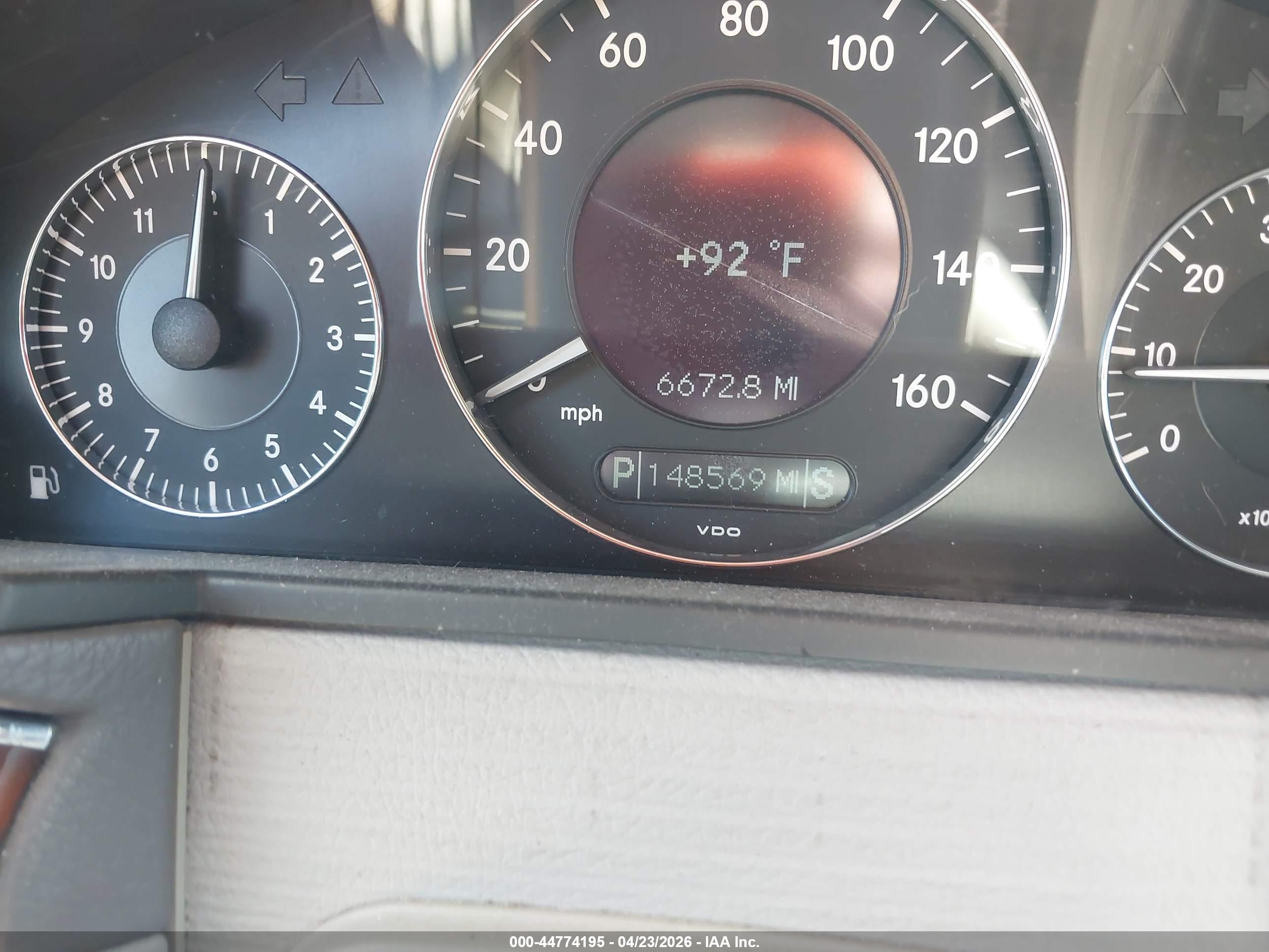 MERCEDES-BENZ E image 7