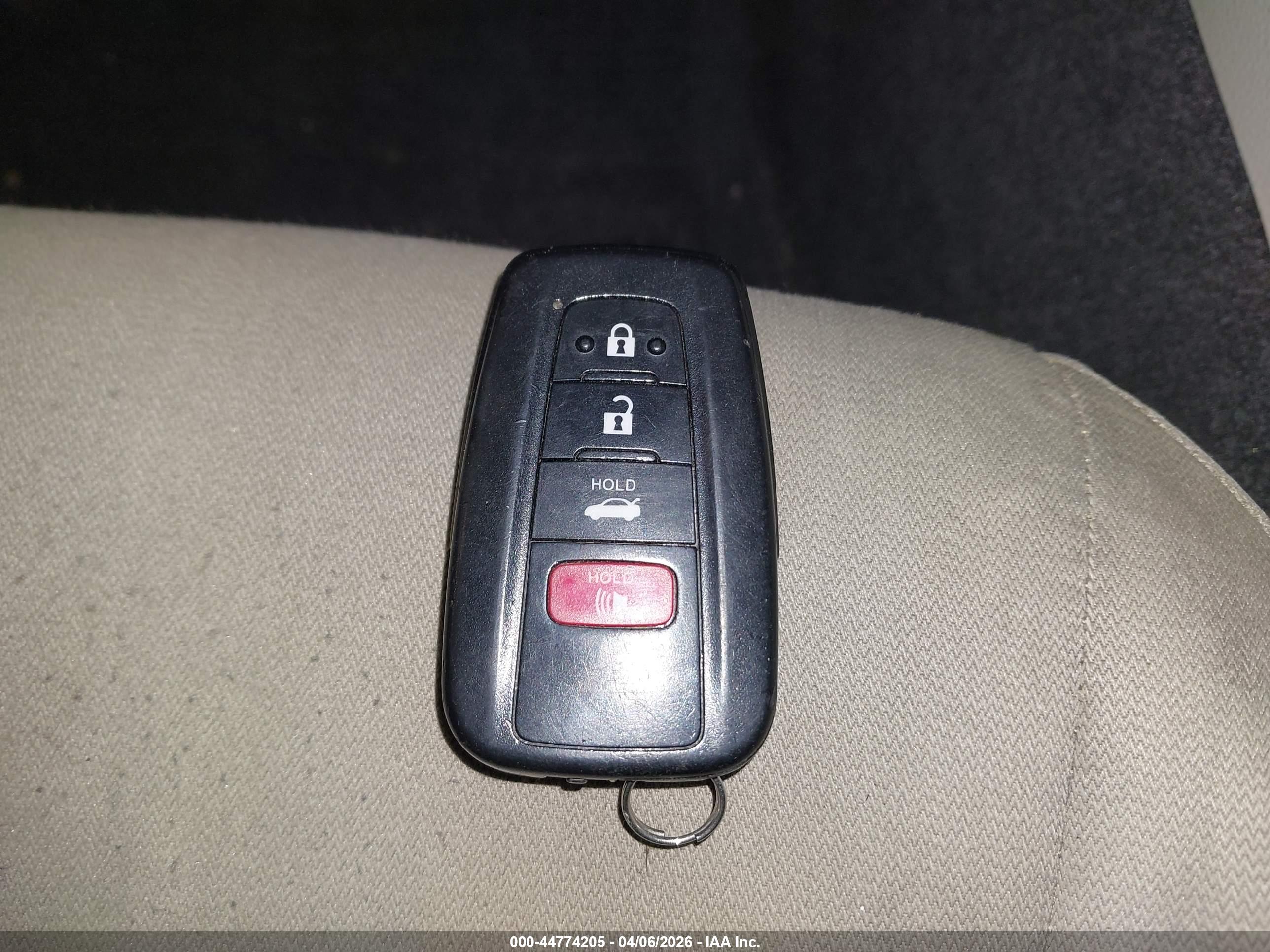 TOYOTA CAMRY image 11