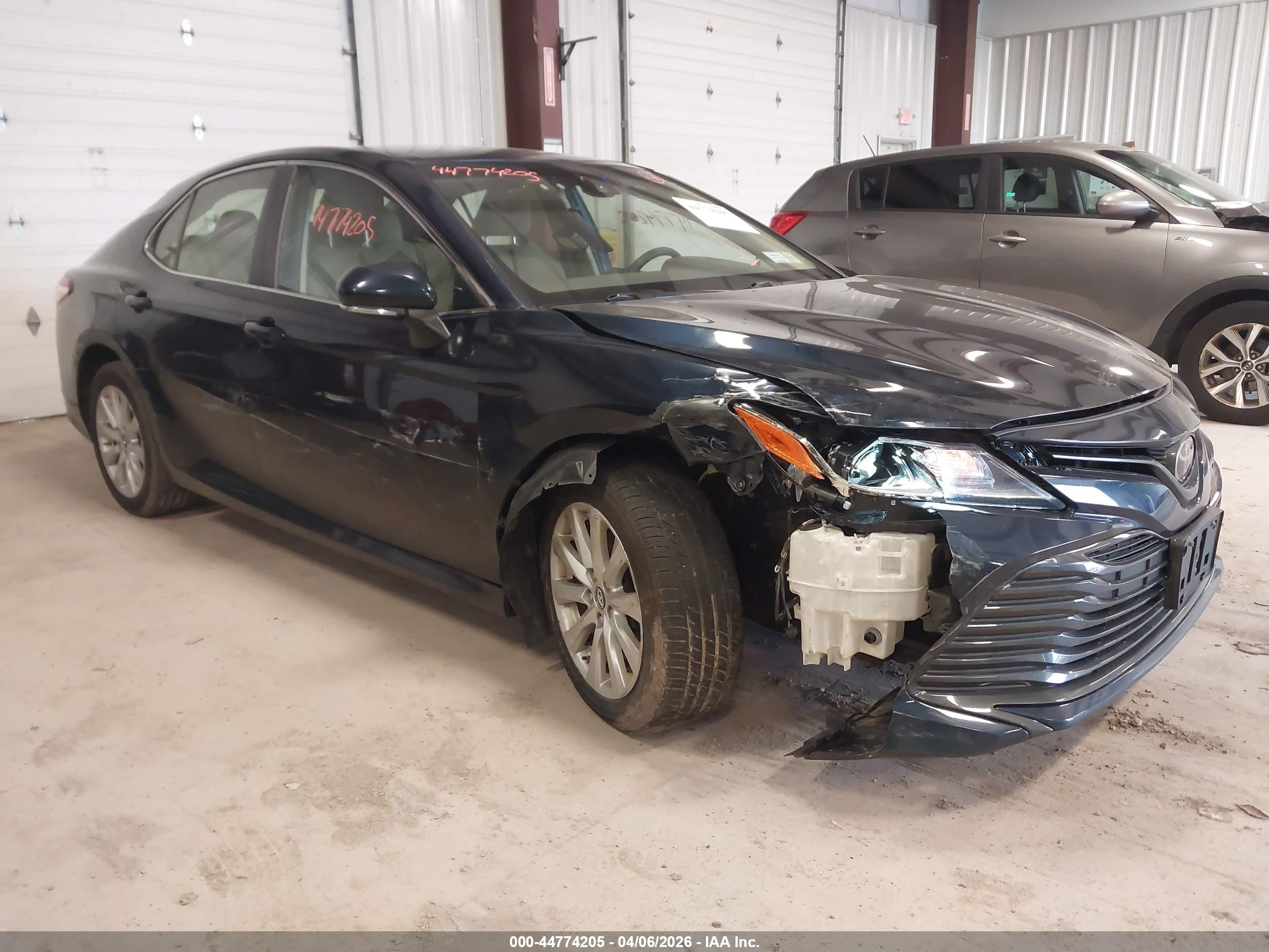 TOYOTA CAMRY image 6
