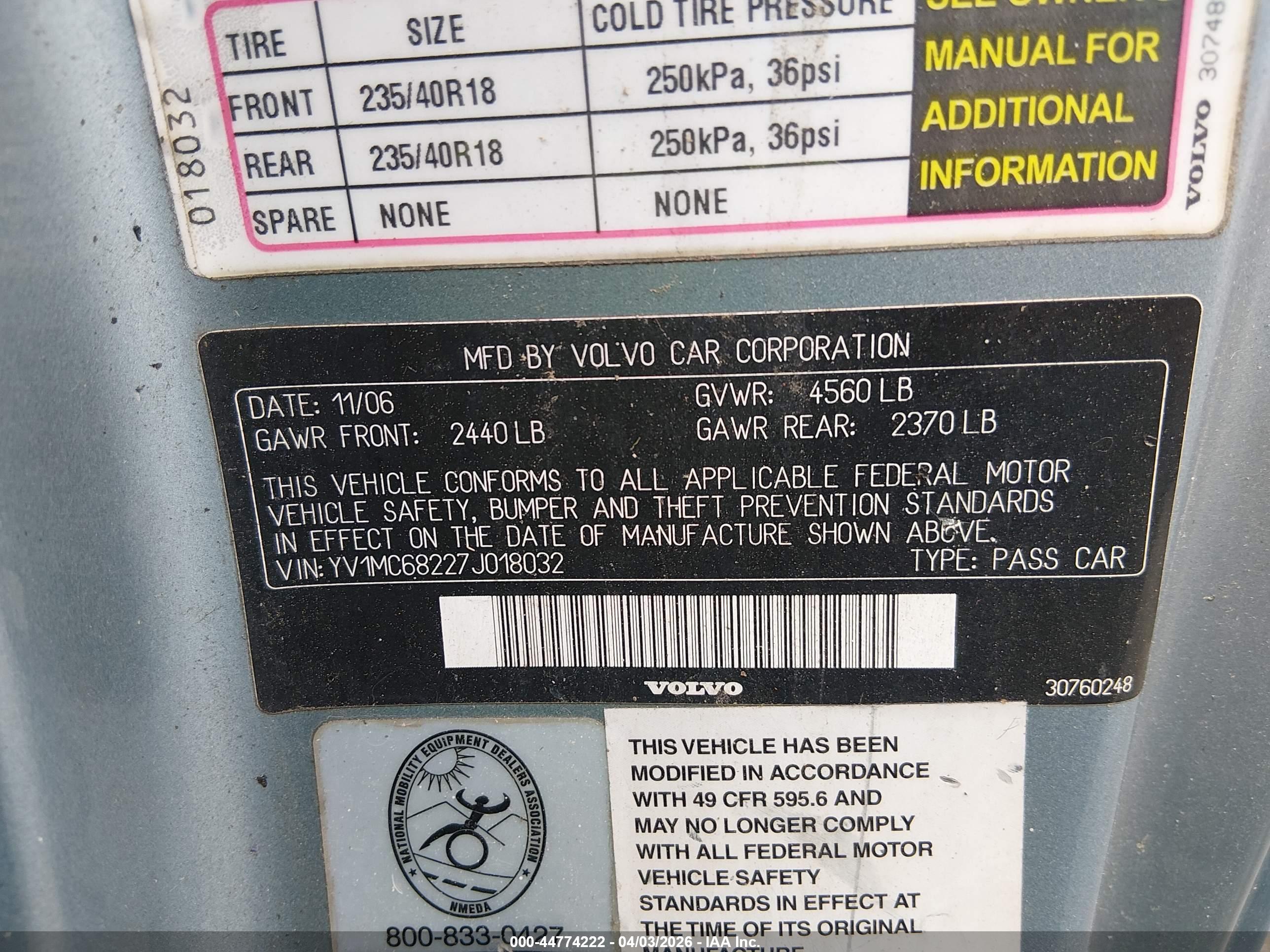 VOLVO C70 image 9