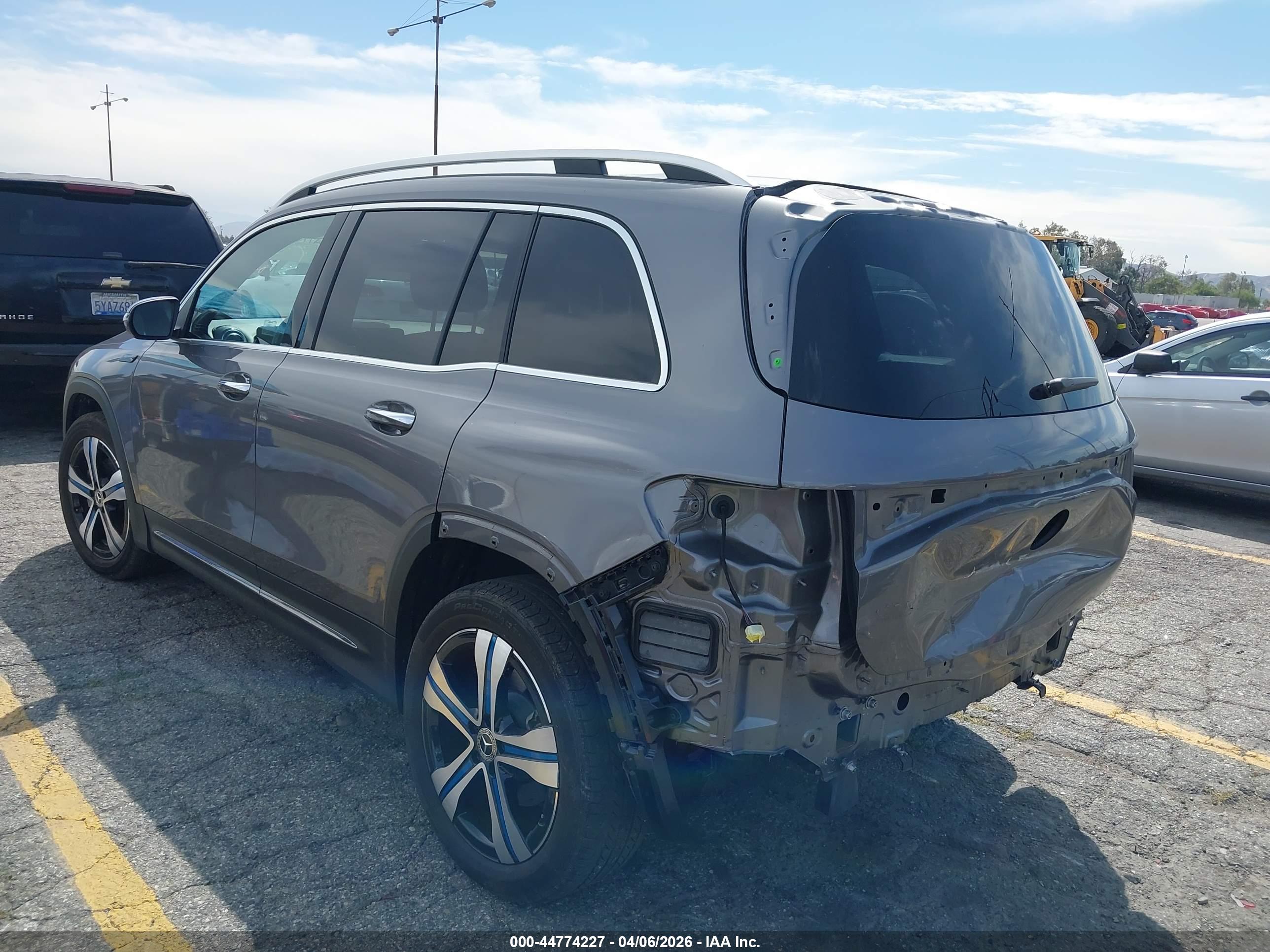 MERCEDES-BENZ EQB image 3