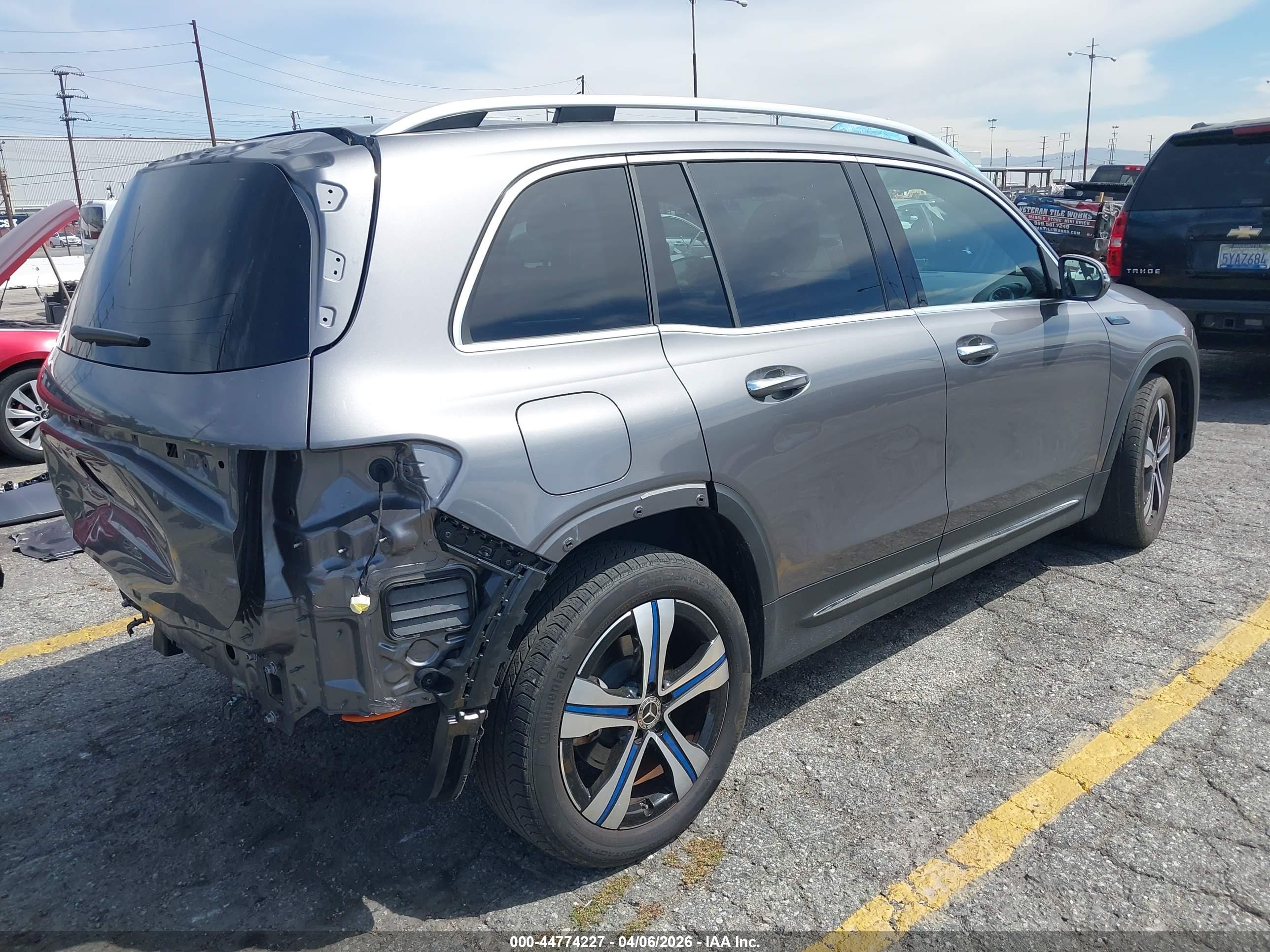 MERCEDES-BENZ EQB image 4