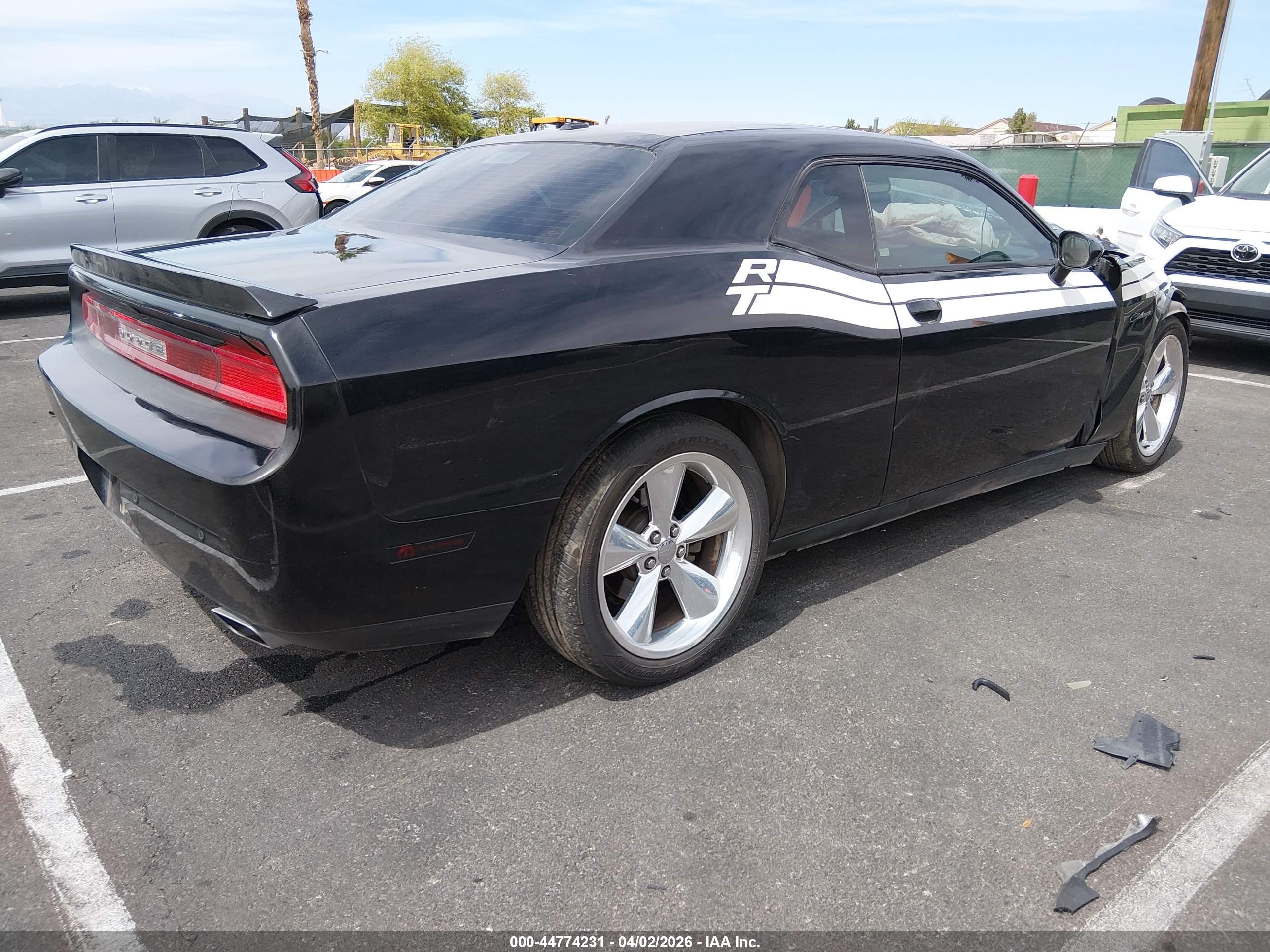 DODGE CHALLENGER image 4