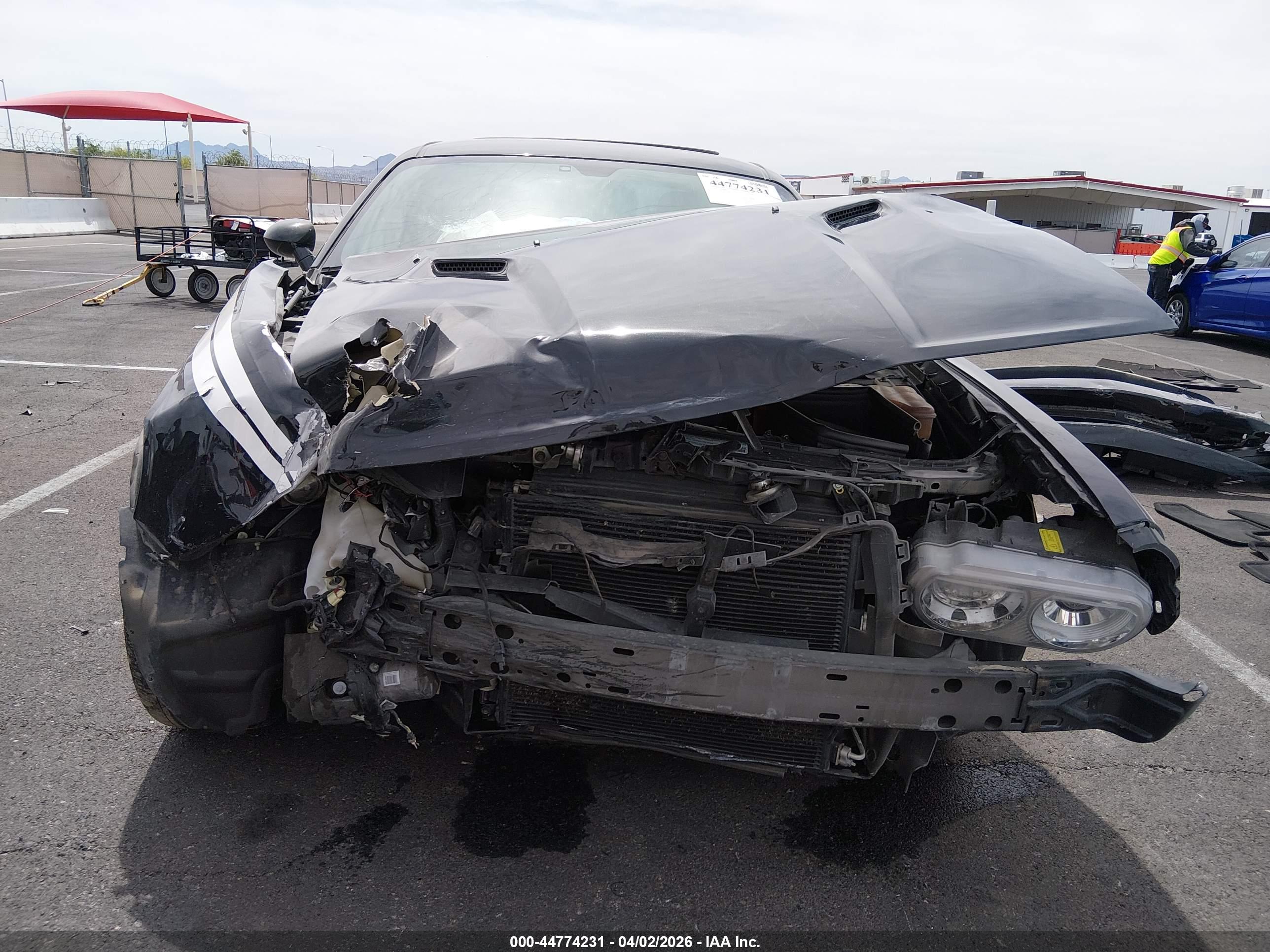 DODGE CHALLENGER image 6