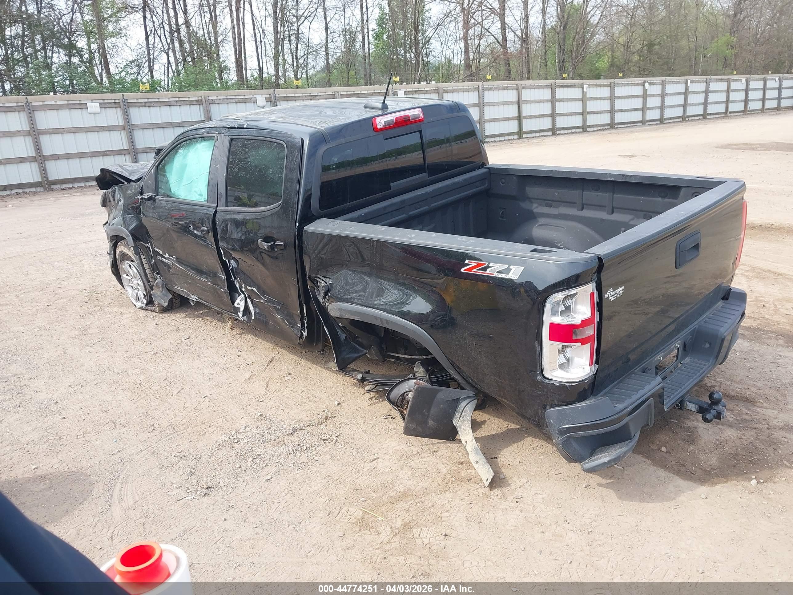 CHEVROLET COLORADO image 3